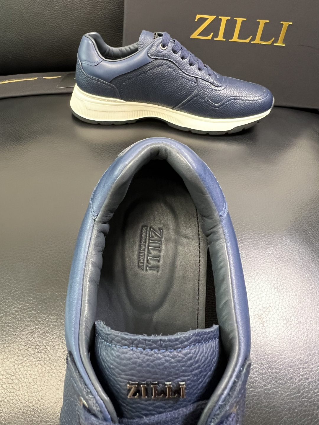 ZILLI 高品质 顶级工艺品 专柜同步发售原厂配置，意大利进口原版牛皮面料，进口水染牛里 ，鞋底：原厂