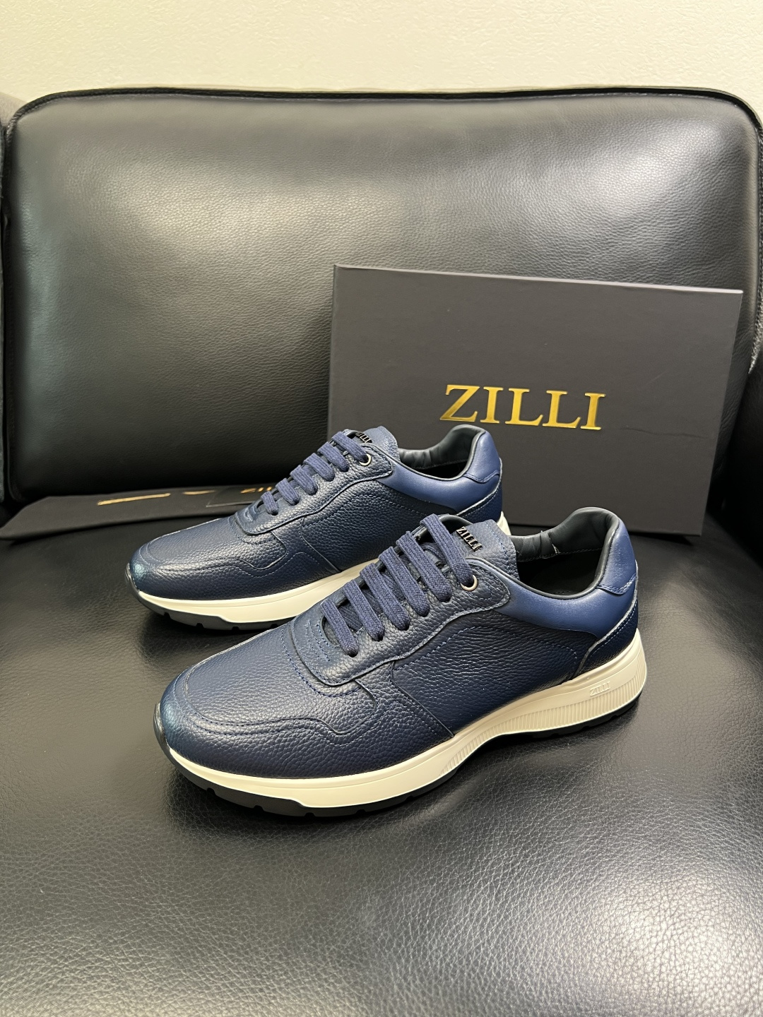 ZILLI 高品质 顶级工艺品 专柜同步发售原厂配置，意大利进口原版牛皮面料，进口水染牛里 ，鞋底：原厂