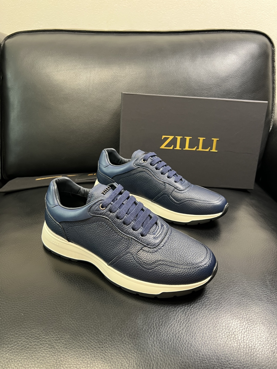 ZILLI 高品质 顶级工艺品 专柜同步发售原厂配置，意大利进口原版牛皮面料，进口水染牛里 ，鞋底：原厂