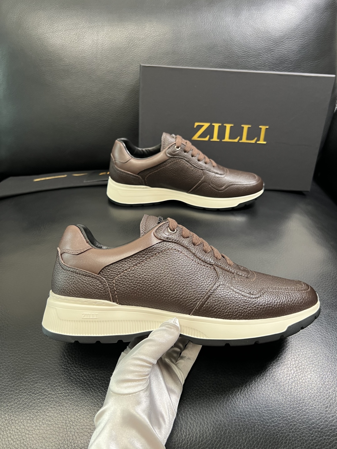 ZILLI 高品质 顶级工艺品 专柜同步发售原厂配置，意大利进口原版牛皮面料，进口水染牛里 ，鞋底：原厂