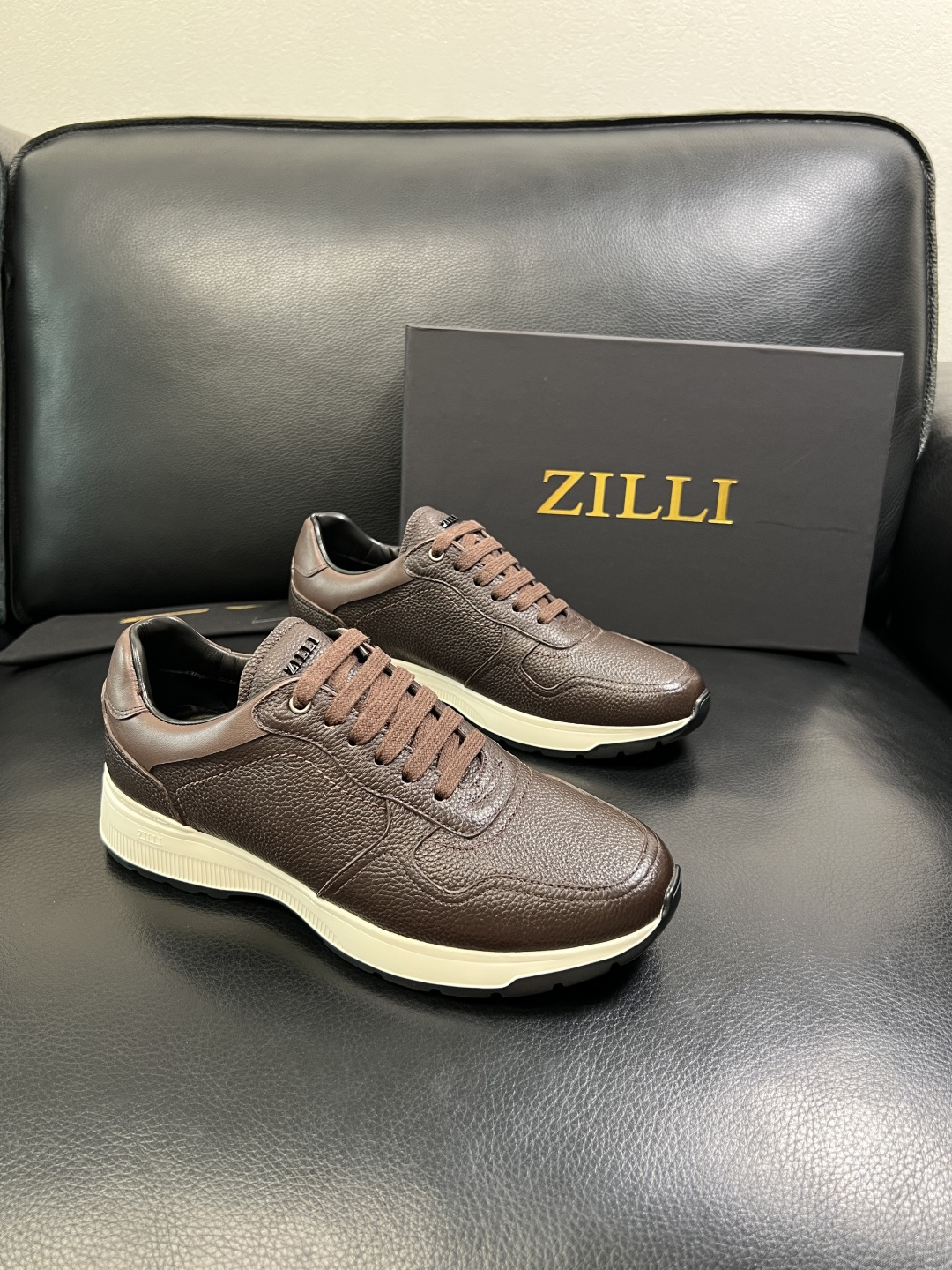 ZILLI 高品质 顶级工艺品 专柜同步发售原厂配置，意大利进口原版牛皮面料，进口水染牛里 ，鞋底：原厂