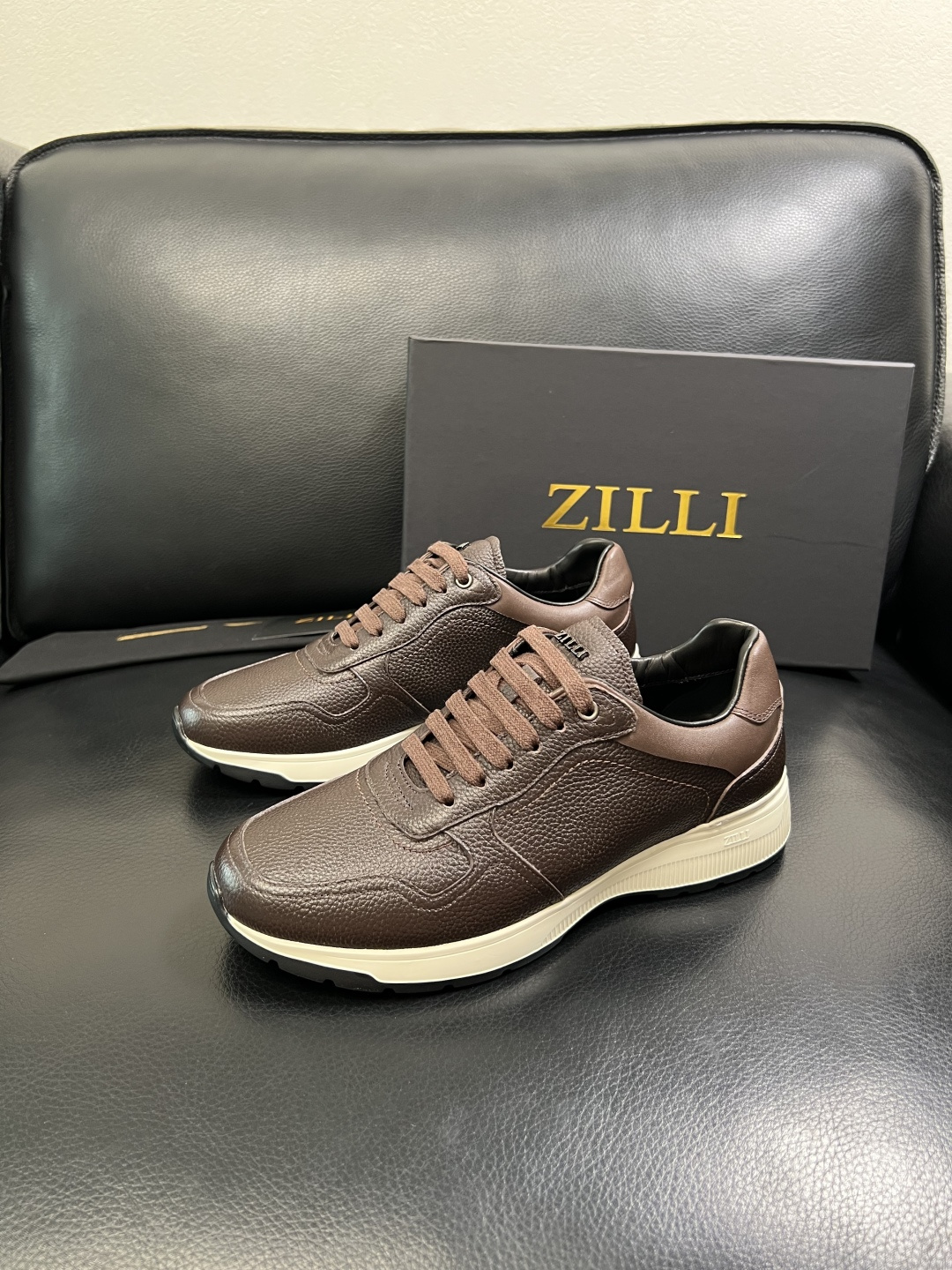 ZILLI 高品质 顶级工艺品 专柜同步发售原厂配置，意大利进口原版牛皮面料，进口水染牛里 ，鞋底：原厂