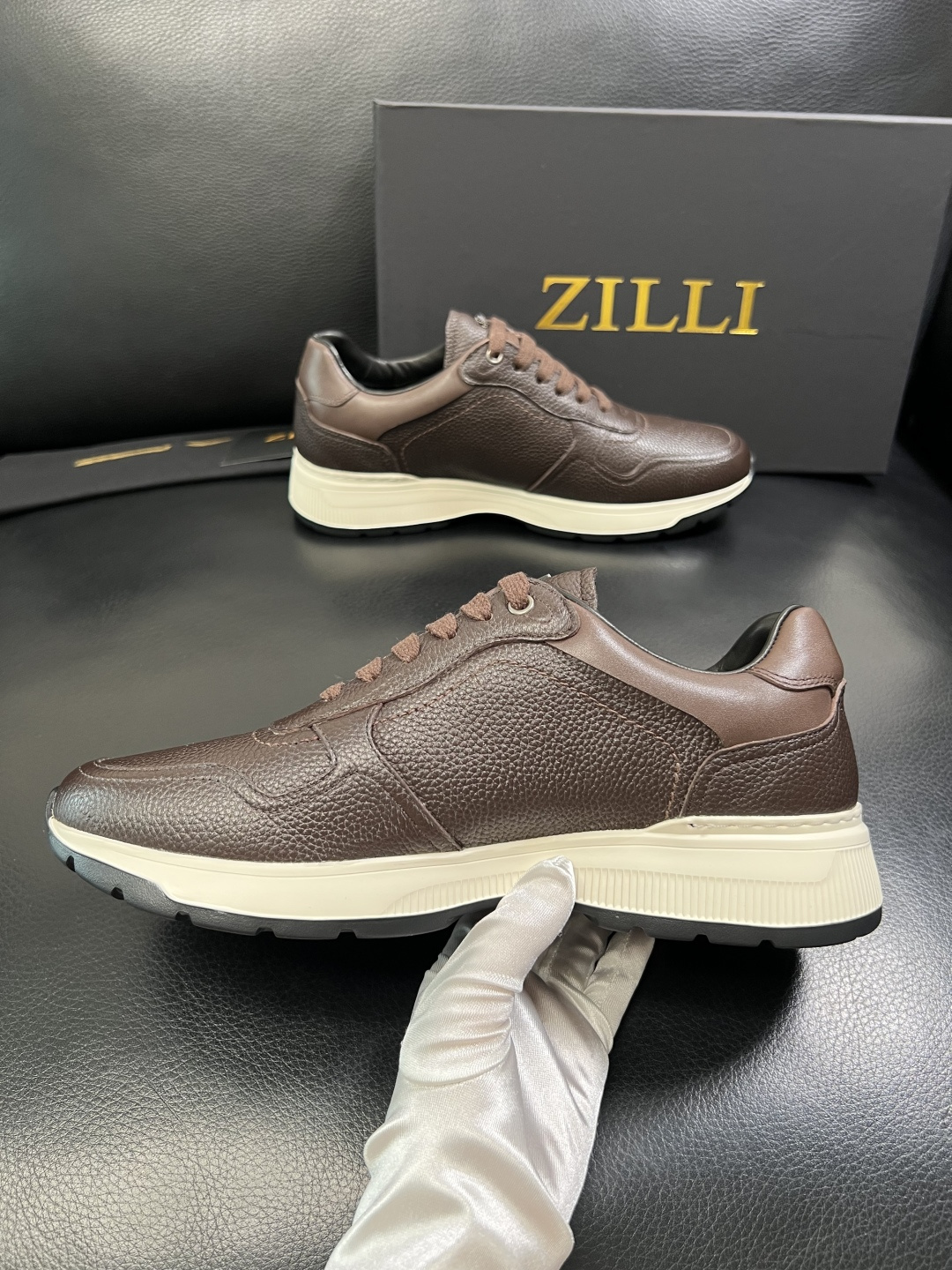 ZILLI 高品质 顶级工艺品 专柜同步发售原厂配置，意大利进口原版牛皮面料，进口水染牛里 ，鞋底：原厂