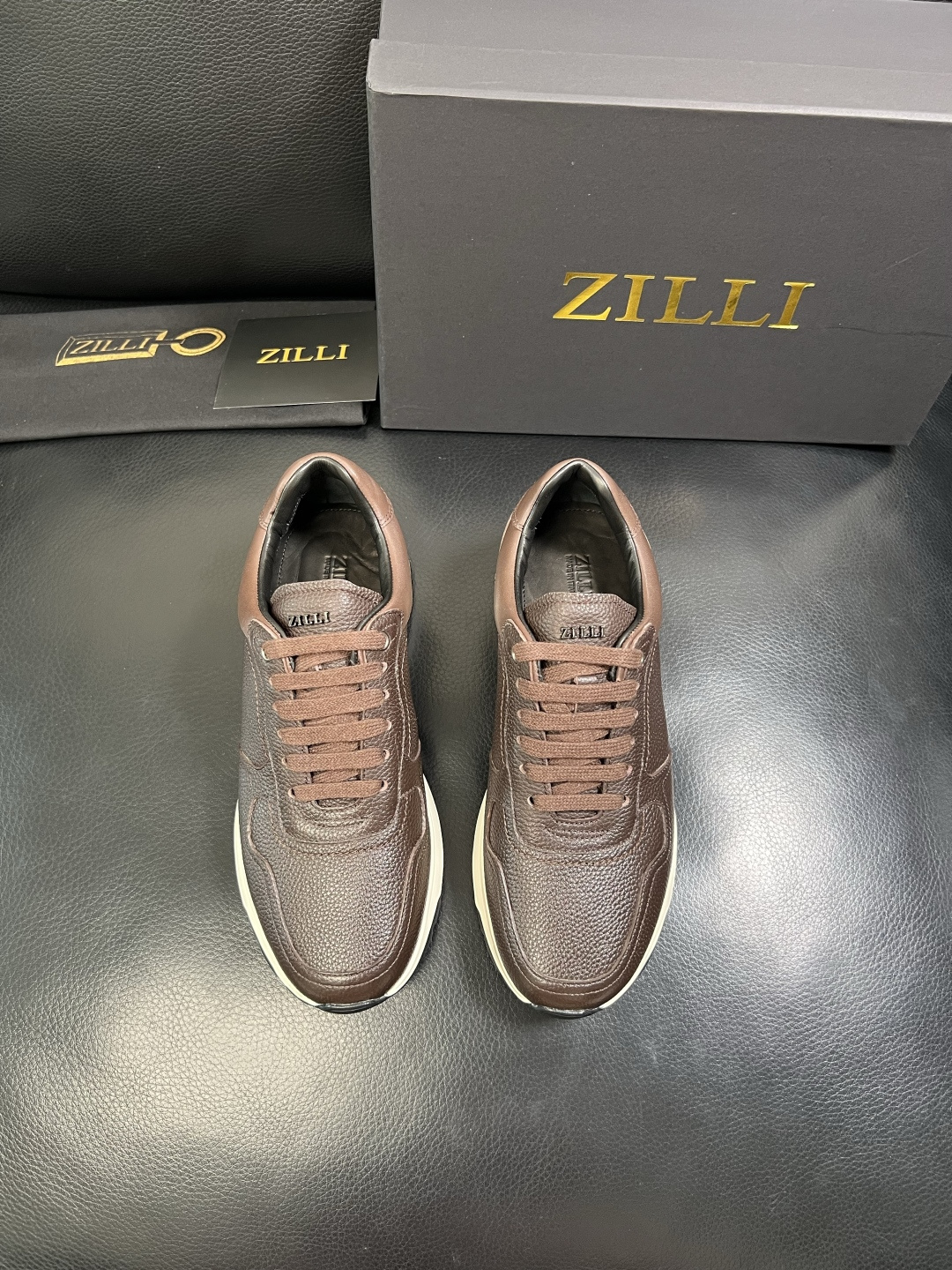 ZILLI 高品质 顶级工艺品 专柜同步发售原厂配置，意大利进口原版牛皮面料，进口水染牛里 ，鞋底：原厂