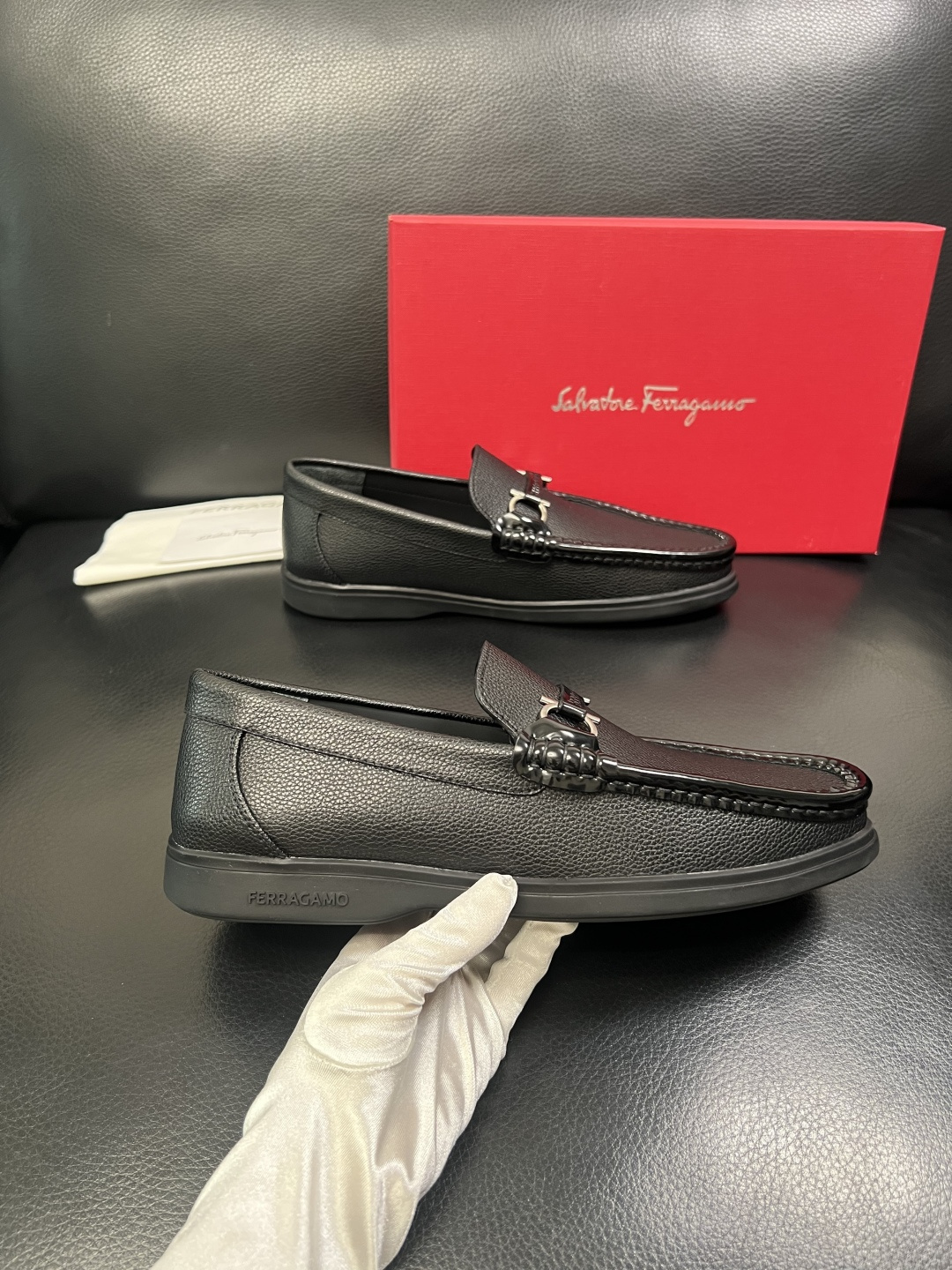 Ferragamo 高品质 顶级工艺品 菲拉格慕 专柜同步发售原厂配置，意大利进口原版牛皮，进口水染牛里