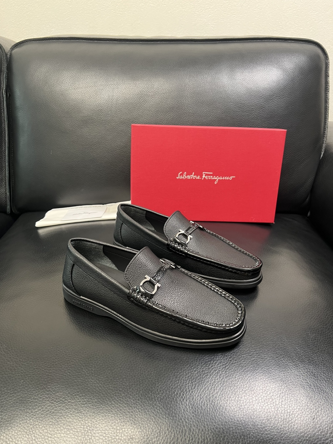 Ferragamo 高品质 顶级工艺品 菲拉格慕 专柜同步发售原厂配置，意大利进口原版牛皮，进口水染牛里