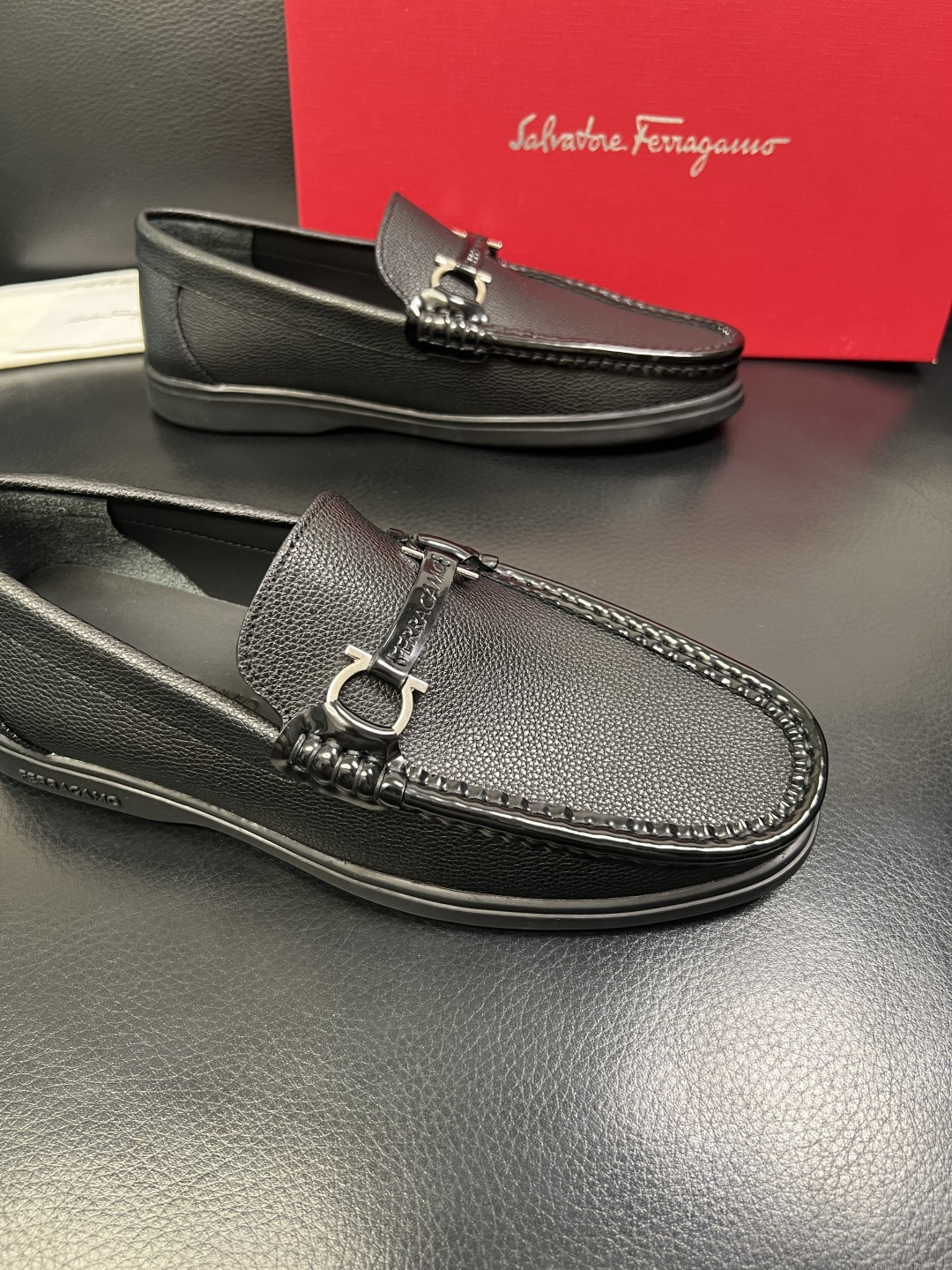Ferragamo 高品质 顶级工艺品 菲拉格慕 专柜同步发售原厂配置，意大利进口原版牛皮，进口水染牛里