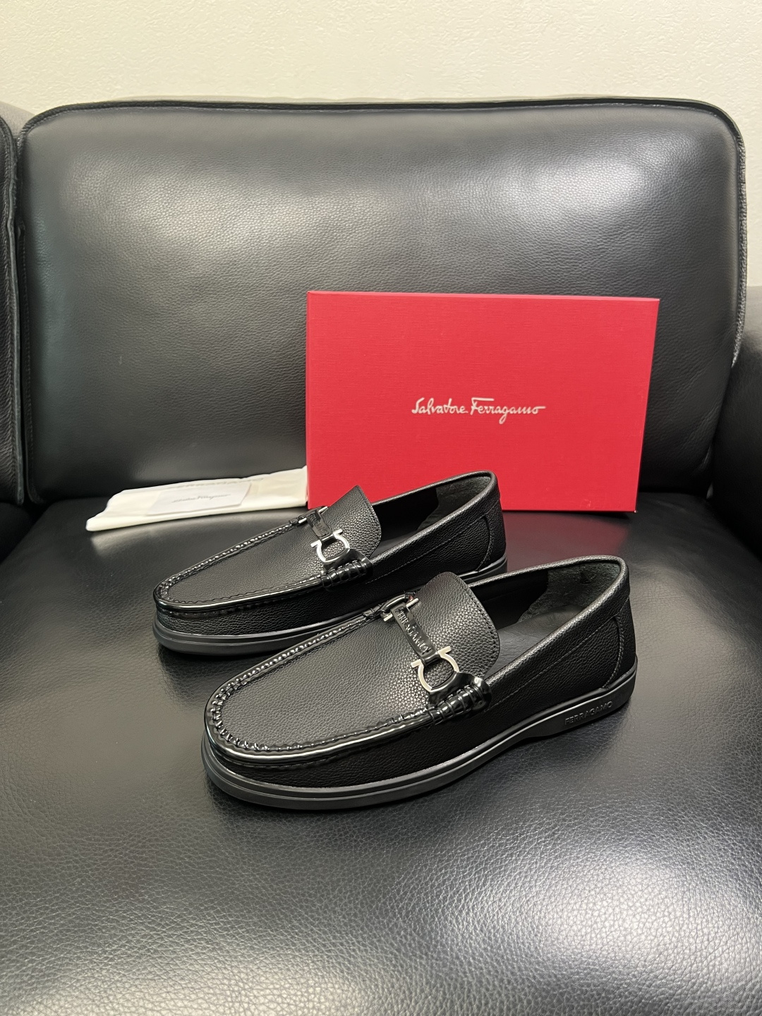 Ferragamo 高品质 顶级工艺品 菲拉格慕 专柜同步发售原厂配置，意大利进口原版牛皮，进口水染牛里