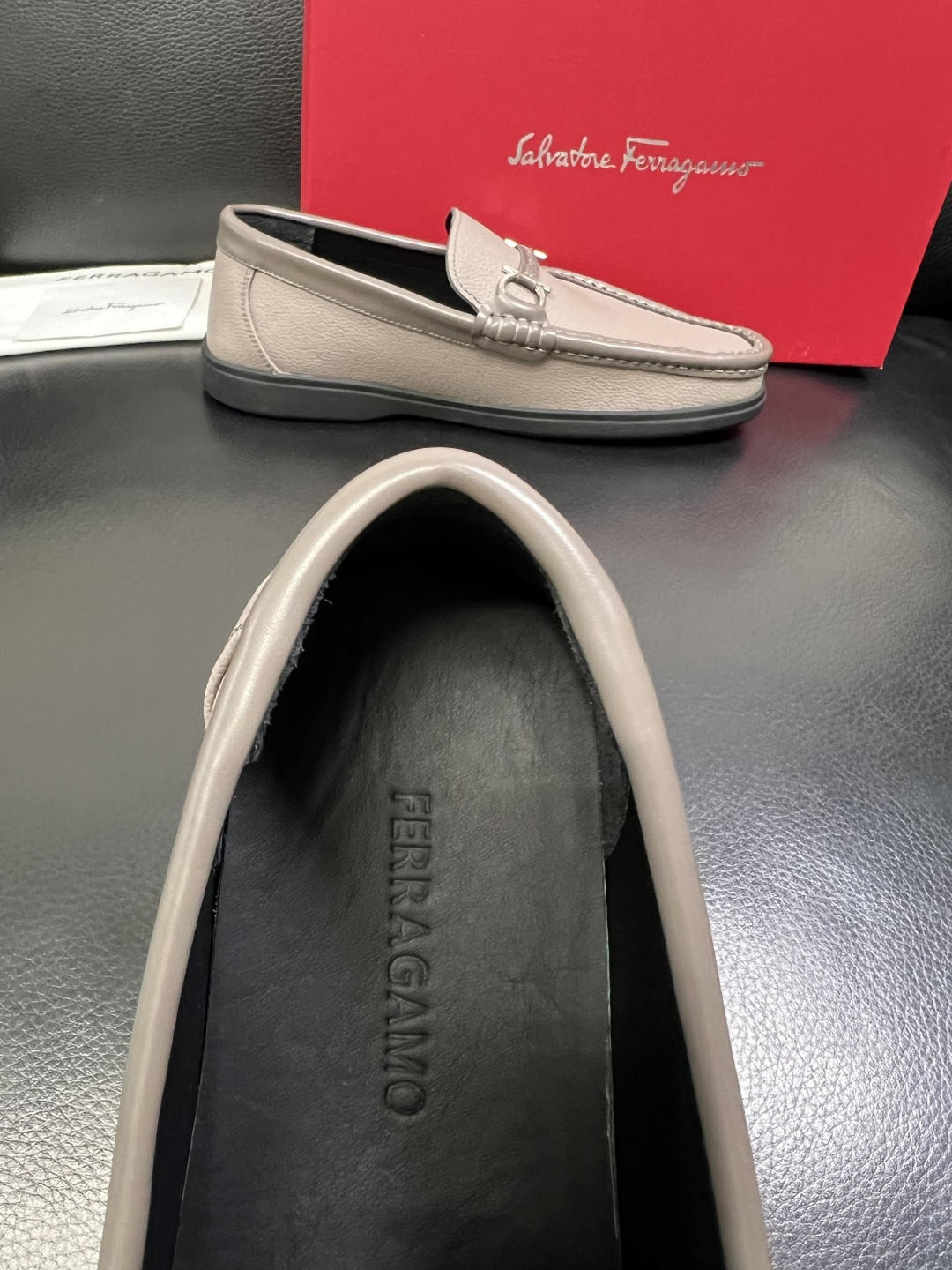 Ferragamo 高品质 顶级工艺品 菲拉格慕 专柜同步发售原厂配置，意大利进口原版牛皮，进口水染牛里