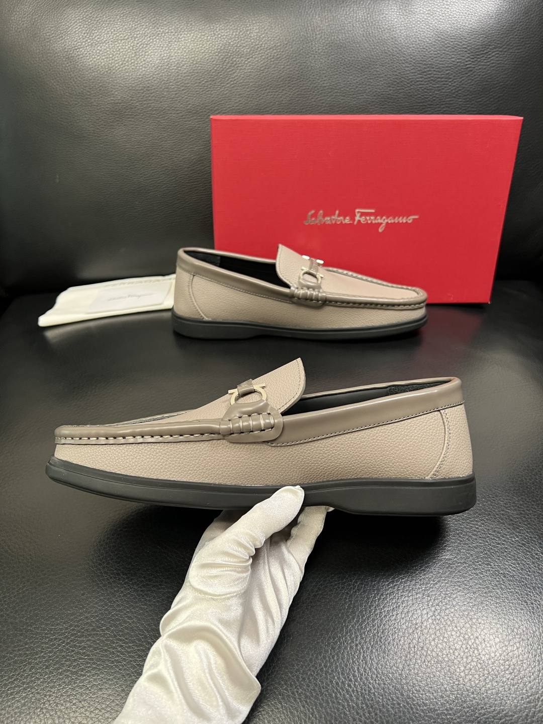 Ferragamo 高品质 顶级工艺品 菲拉格慕 专柜同步发售原厂配置，意大利进口原版牛皮，进口水染牛里