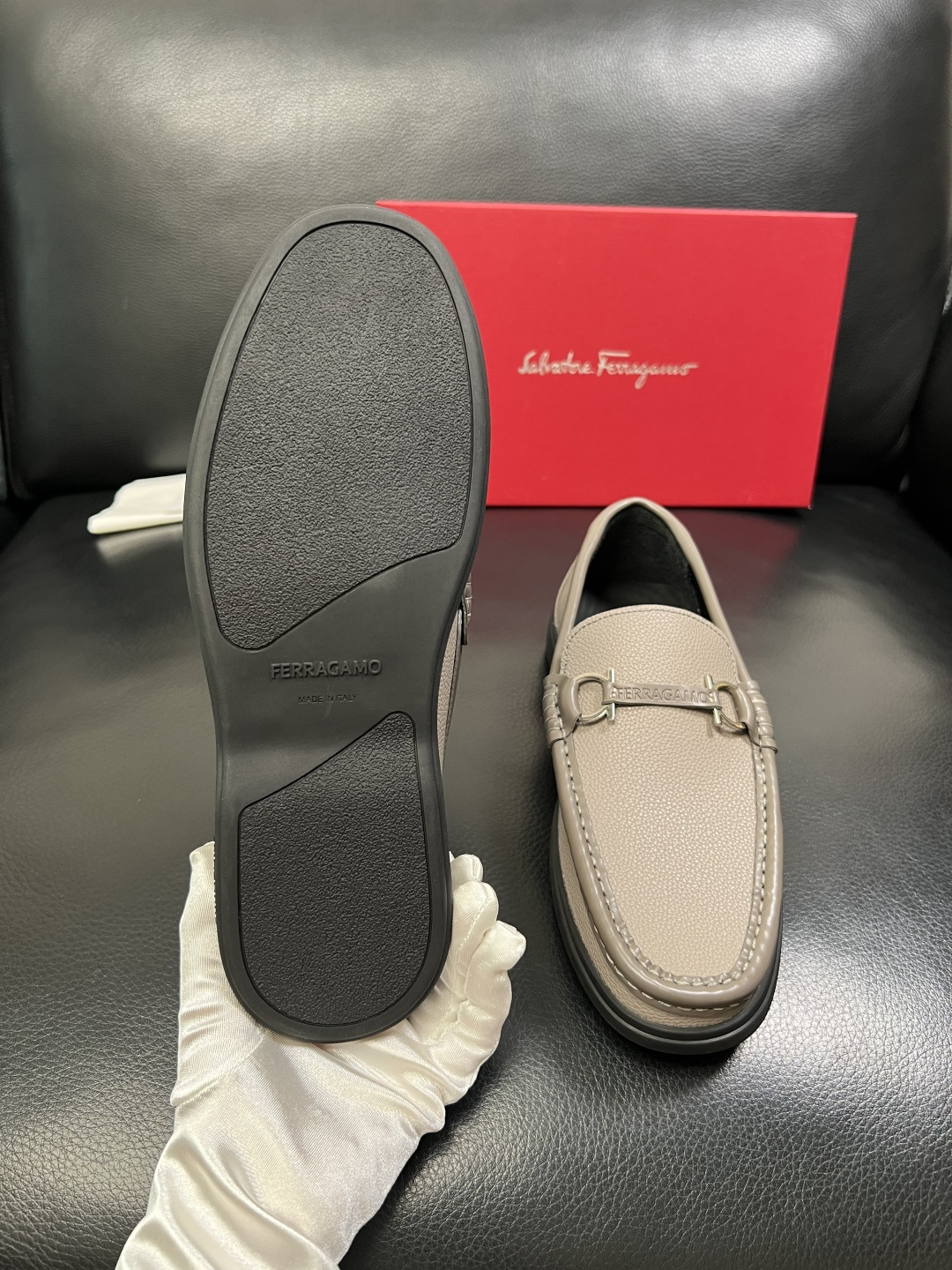 Ferragamo 高品质 顶级工艺品 菲拉格慕 专柜同步发售原厂配置，意大利进口原版牛皮，进口水染牛里