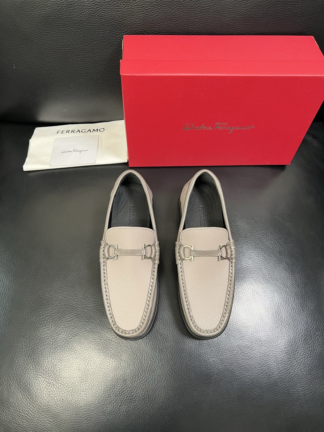 Ferragamo 高品质 顶级工艺品 菲拉格慕 专柜同步发售原厂配置，意大利进口原版牛皮，进口水染牛里