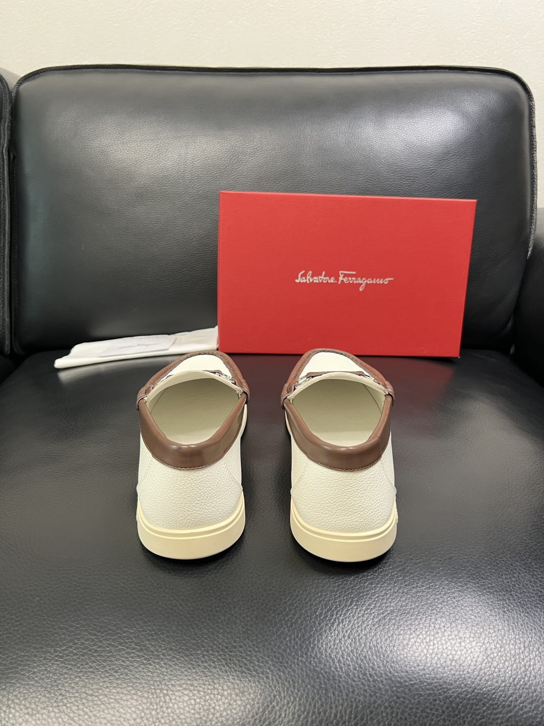 Ferragamo 高品质 顶级工艺品 菲拉格慕 专柜同步发售原厂配置，意大利进口原版牛皮，进口水染牛里