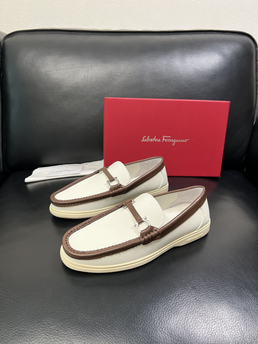 Ferragamo 高品质 顶级工艺品 菲拉格慕 专柜同步发售原厂配置，意大利进口原版牛皮，进口水染牛里