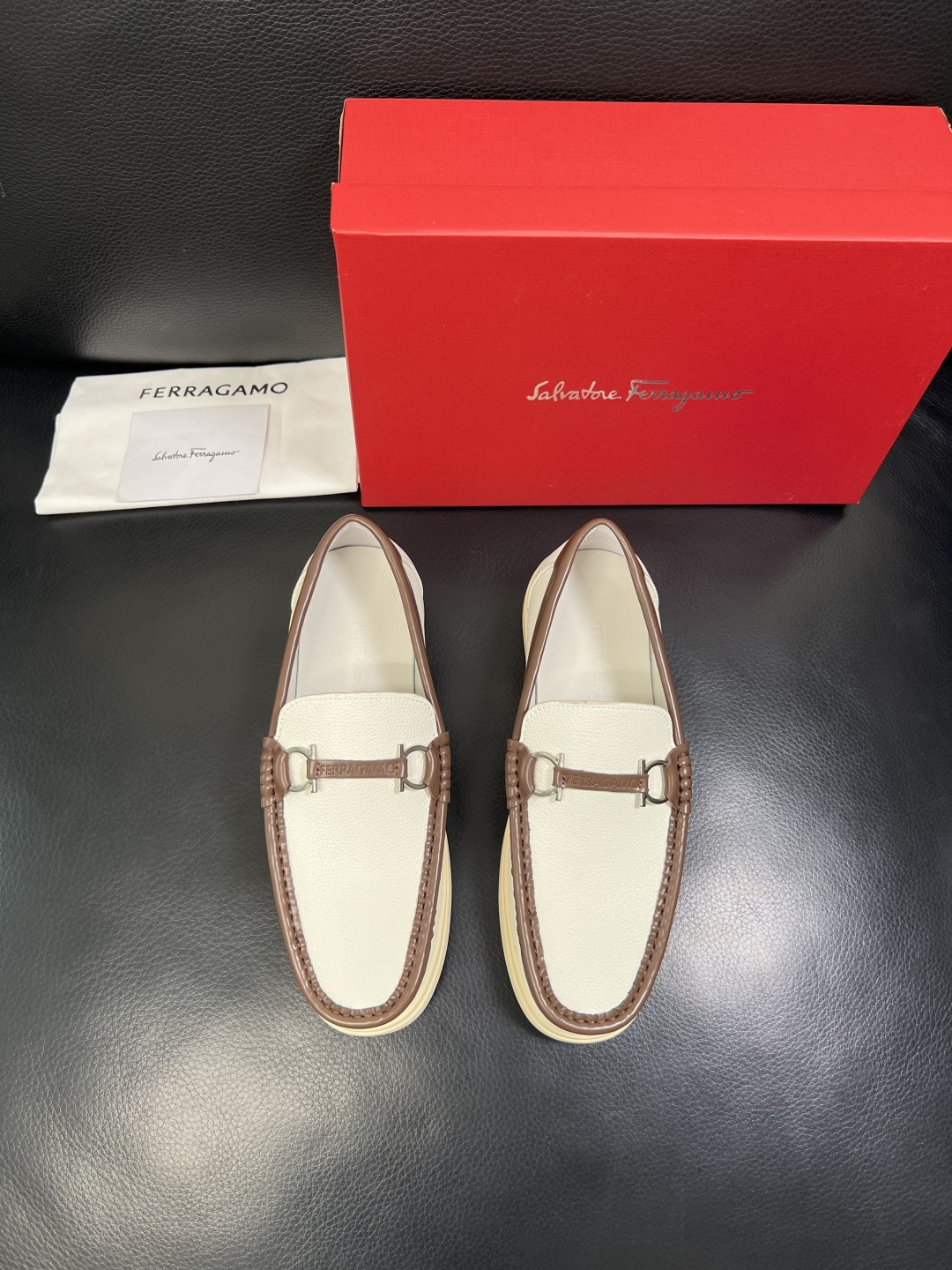 Ferragamo 高品质 顶级工艺品 菲拉格慕 专柜同步发售原厂配置，意大利进口原版牛皮，进口水染牛里