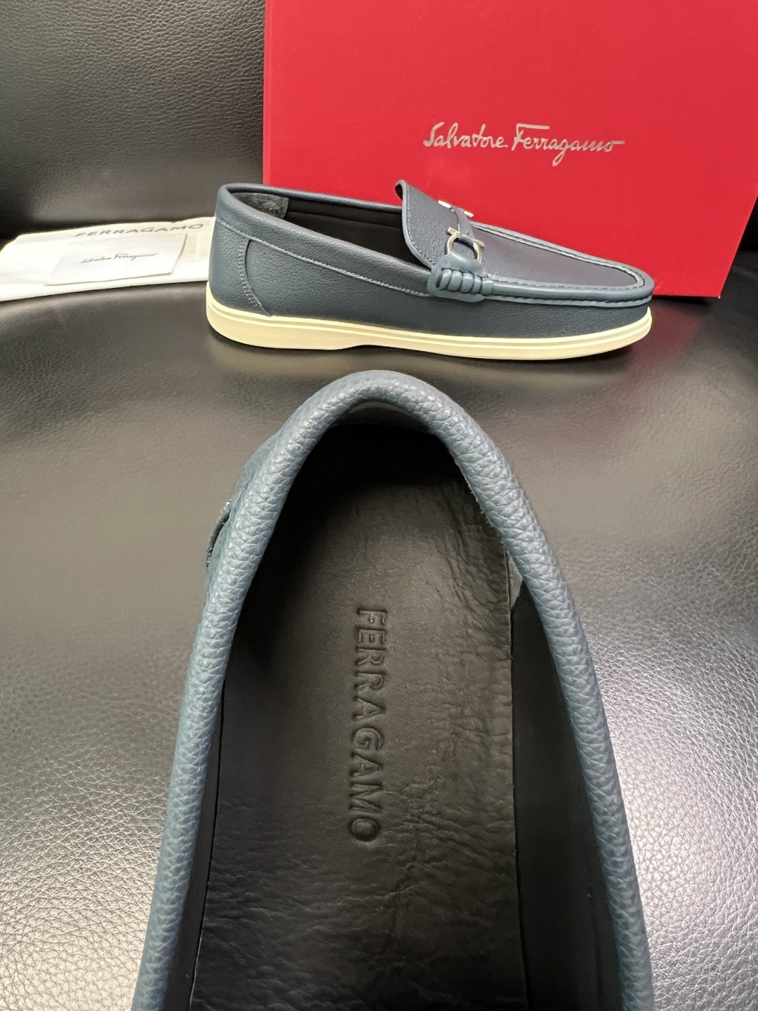 Ferragamo 高品质 顶级工艺品 菲拉格慕 专柜同步发售原厂配置，意大利进口原版牛皮，进口水染牛里