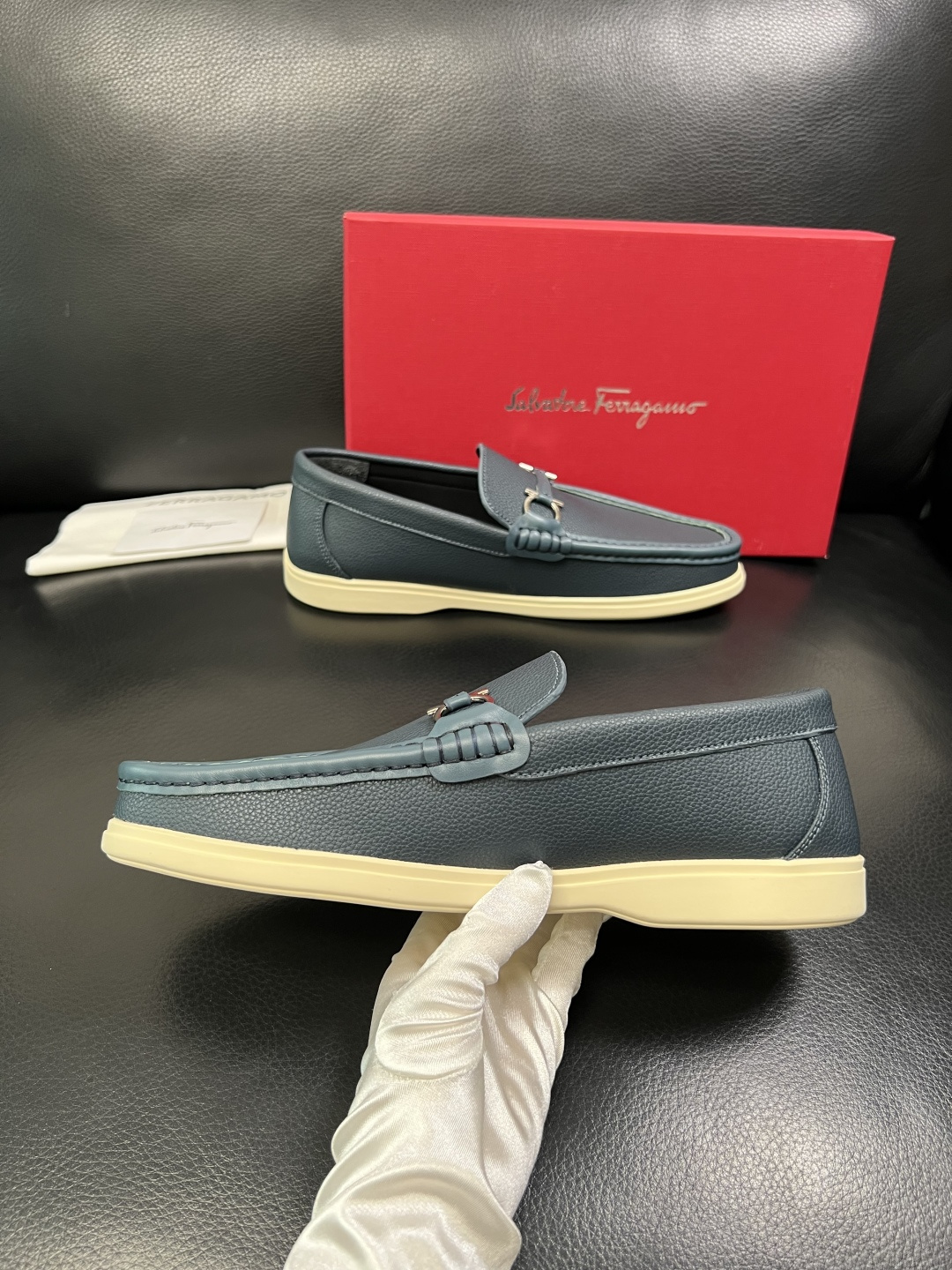Ferragamo 高品质 顶级工艺品 菲拉格慕 专柜同步发售原厂配置，意大利进口原版牛皮，进口水染牛里