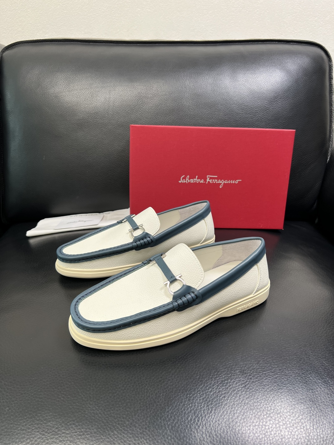 Ferragamo 高品质 顶级工艺品 菲拉格慕 专柜同步发售原厂配置，意大利进口原版牛皮，进口水染牛里