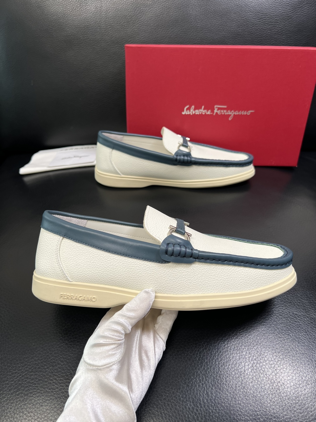 Ferragamo 高品质 顶级工艺品 菲拉格慕 专柜同步发售原厂配置，意大利进口原版牛皮，进口水染牛里