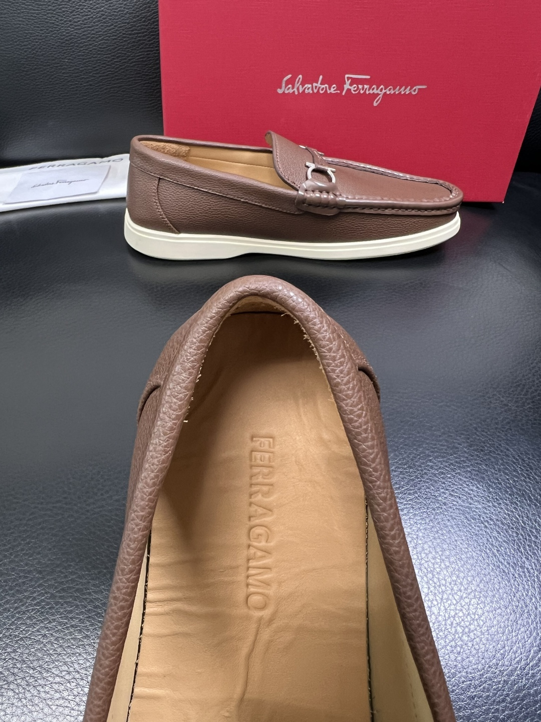 Ferragamo 高品质 顶级工艺品 菲拉格慕 专柜同步发售原厂配置，意大利进口原版牛皮，进口水染牛里