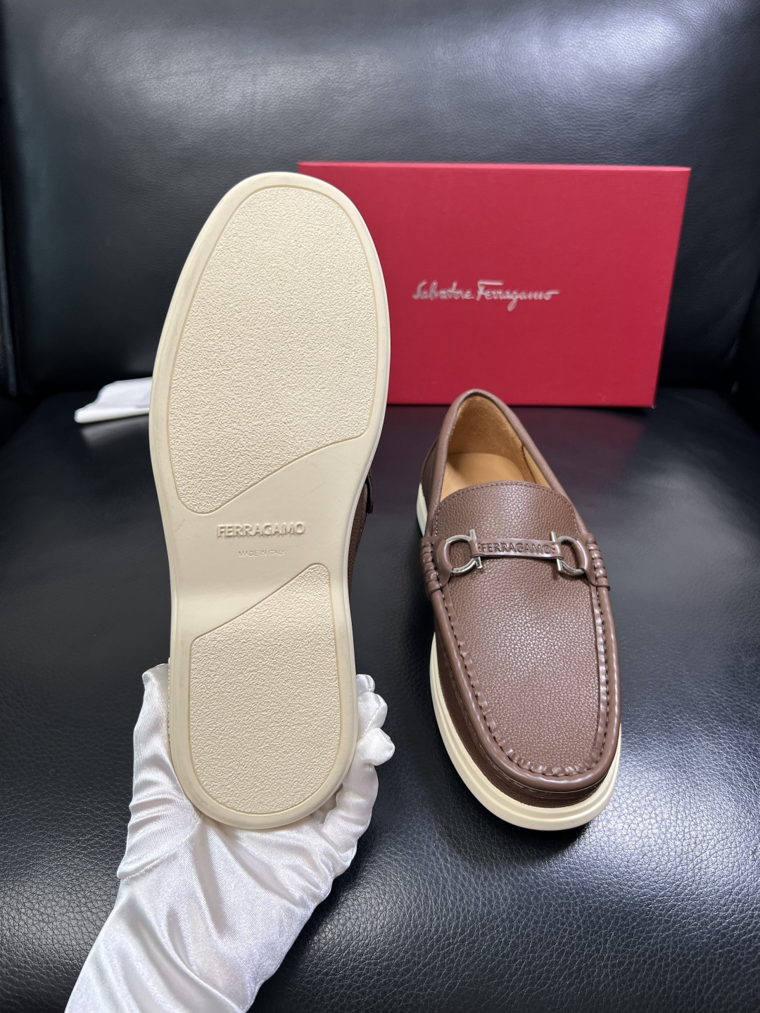 Ferragamo 高品质 顶级工艺品 菲拉格慕 专柜同步发售原厂配置，意大利进口原版牛皮，进口水染牛里