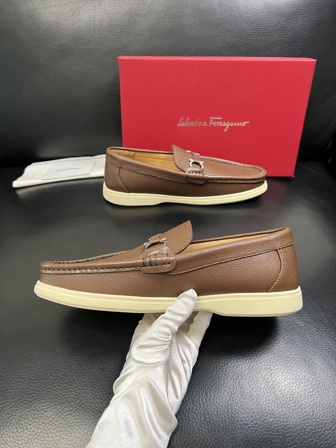 Ferragamo 高品质 顶级工艺品 菲拉格慕 专柜同步发售原厂配置，意大利进口原版牛皮，进口水染牛里