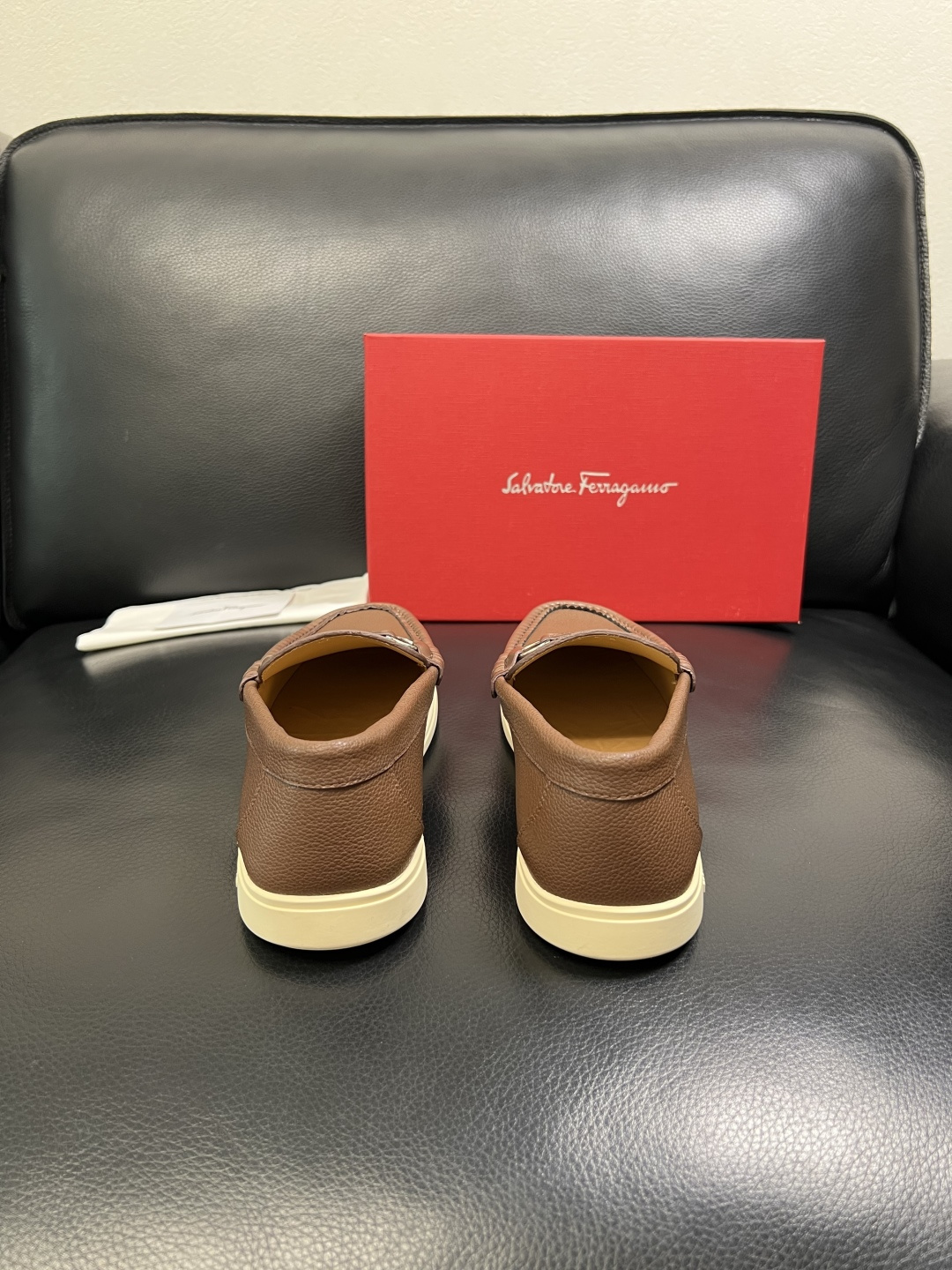 Ferragamo 高品质 顶级工艺品 菲拉格慕 专柜同步发售原厂配置，意大利进口原版牛皮，进口水染牛里
