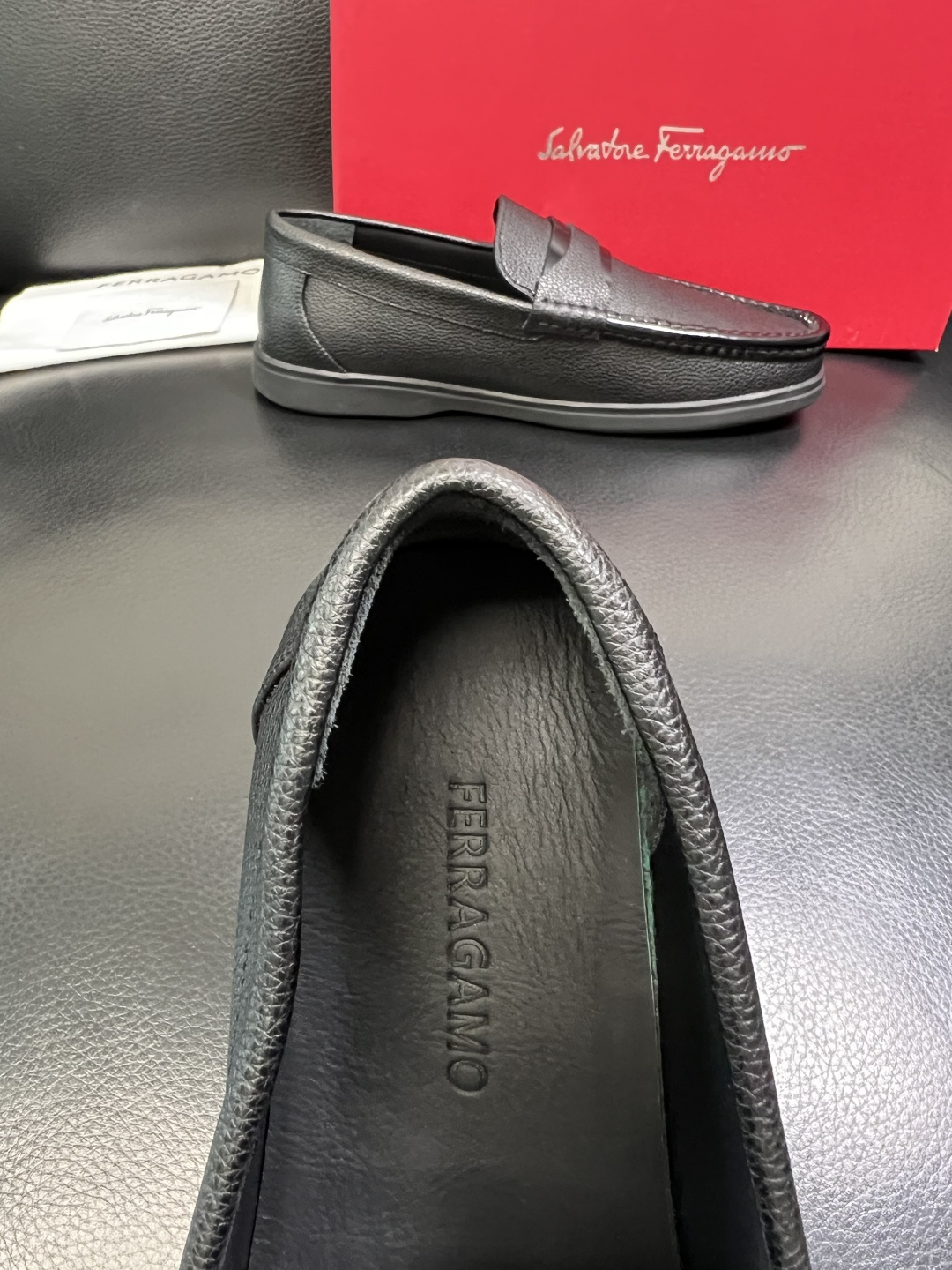 Ferragamo 高品质 顶级工艺品 菲拉格慕 专柜同步发售原厂配置，意大利进口原版牛皮，进口水染牛里