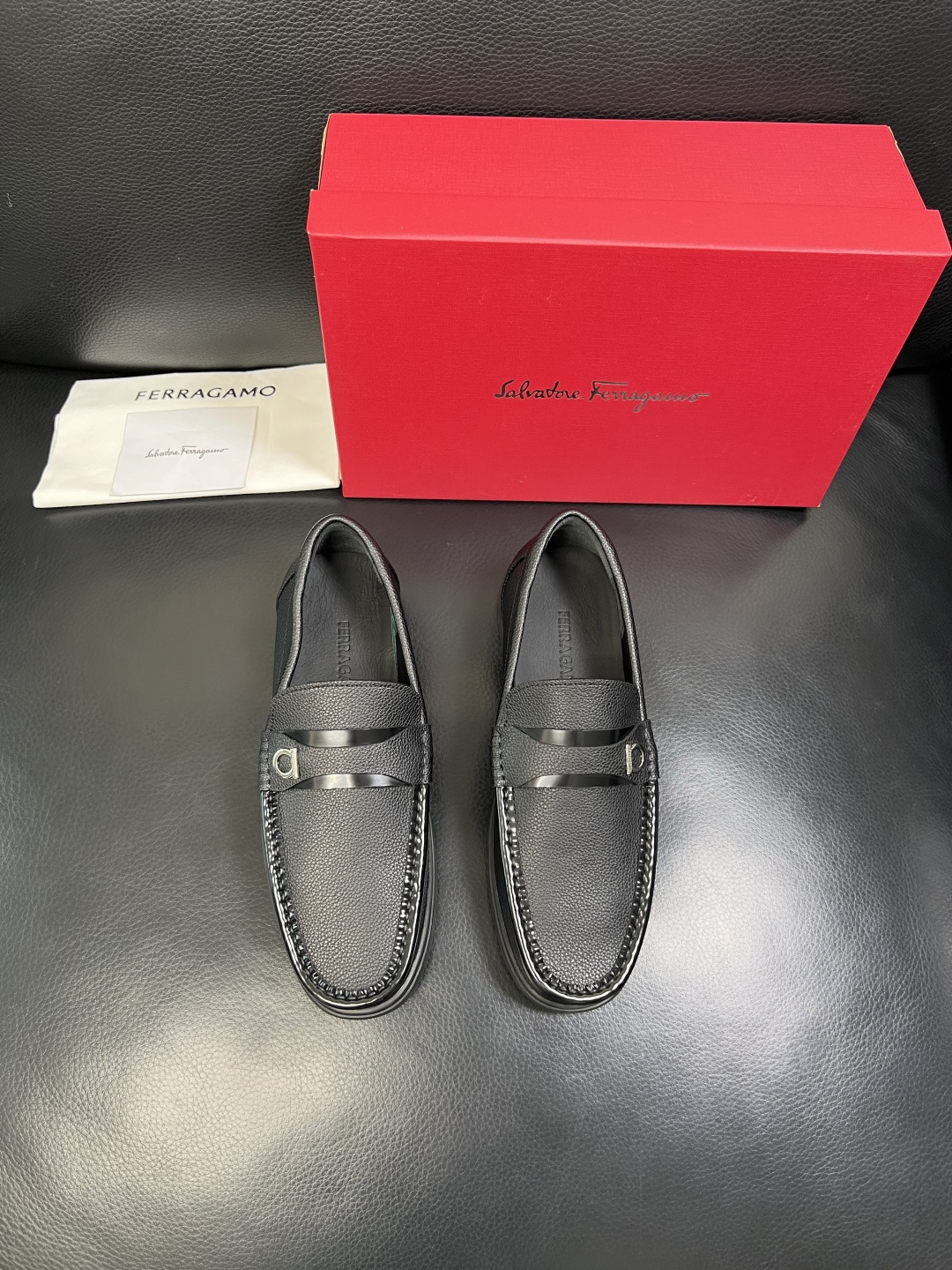 Ferragamo 高品质 顶级工艺品 菲拉格慕 专柜同步发售原厂配置，意大利进口原版牛皮，进口水染牛里