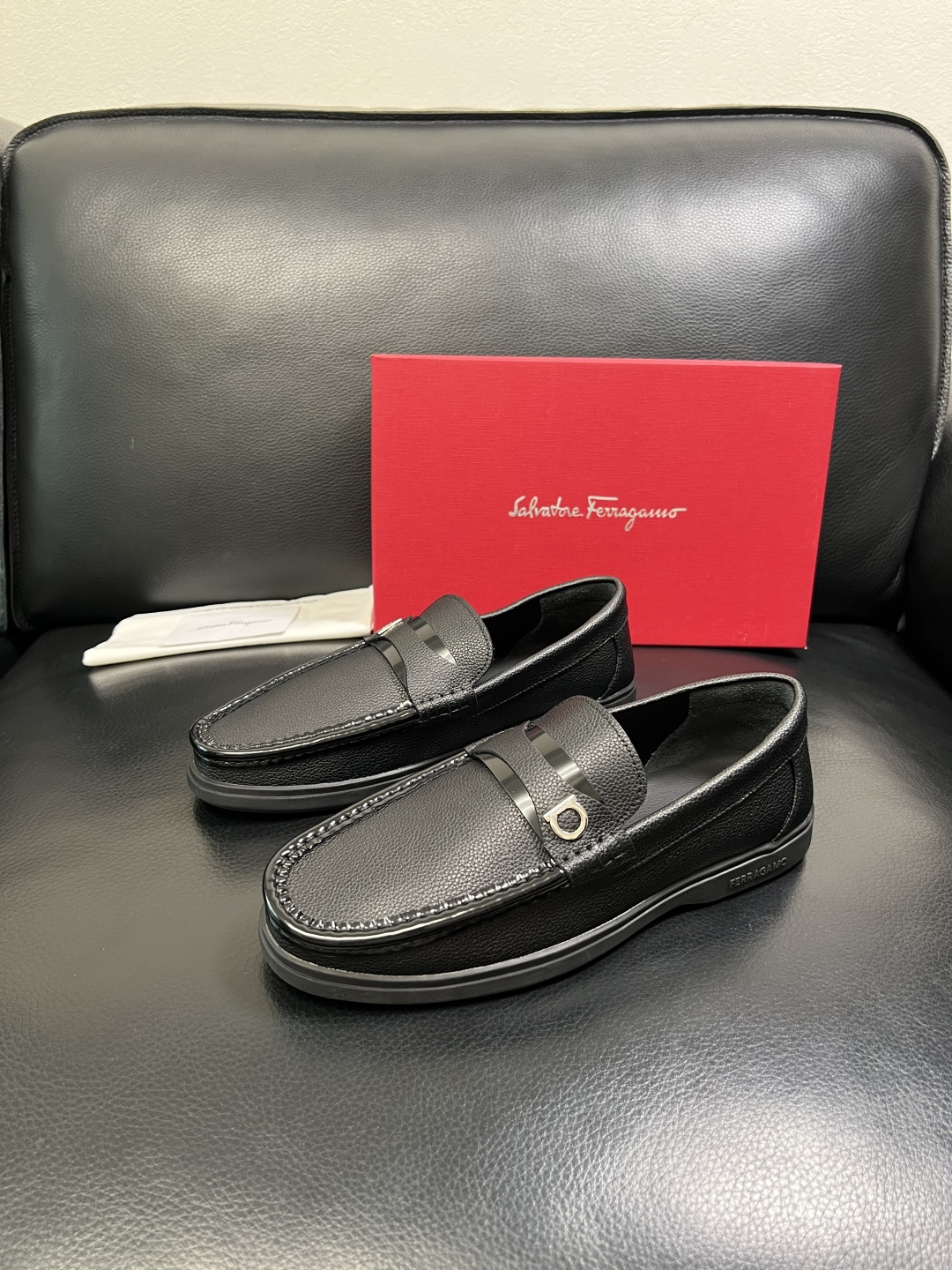 Ferragamo 高品质 顶级工艺品 菲拉格慕 专柜同步发售原厂配置，意大利进口原版牛皮，进口水染牛里