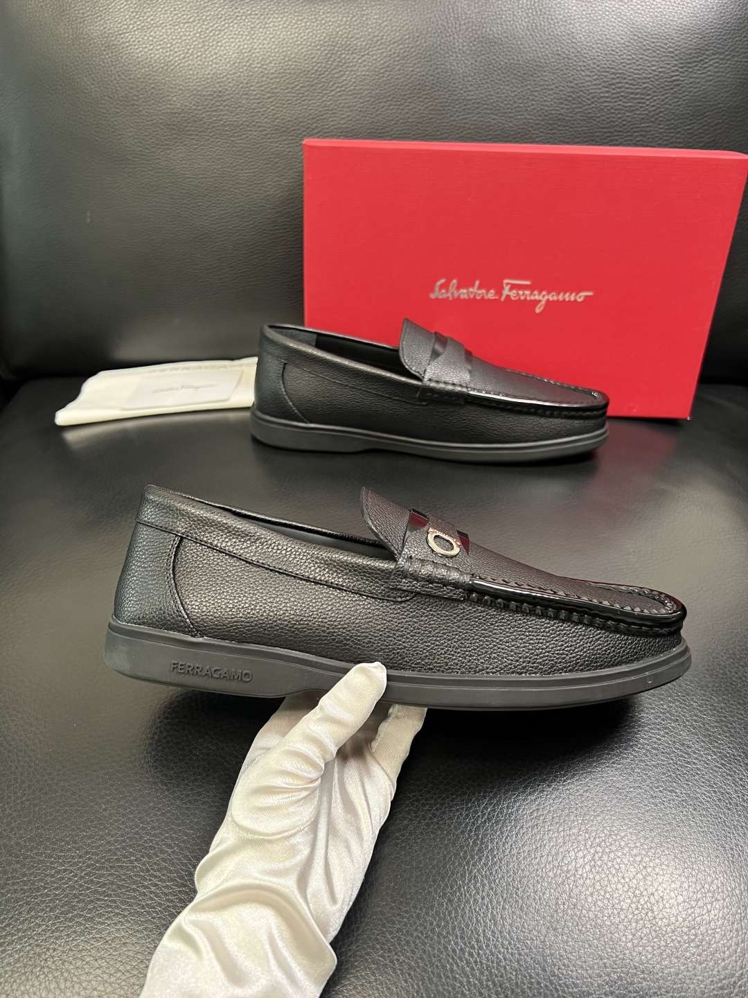 Ferragamo 高品质 顶级工艺品 菲拉格慕 专柜同步发售原厂配置，意大利进口原版牛皮，进口水染牛里