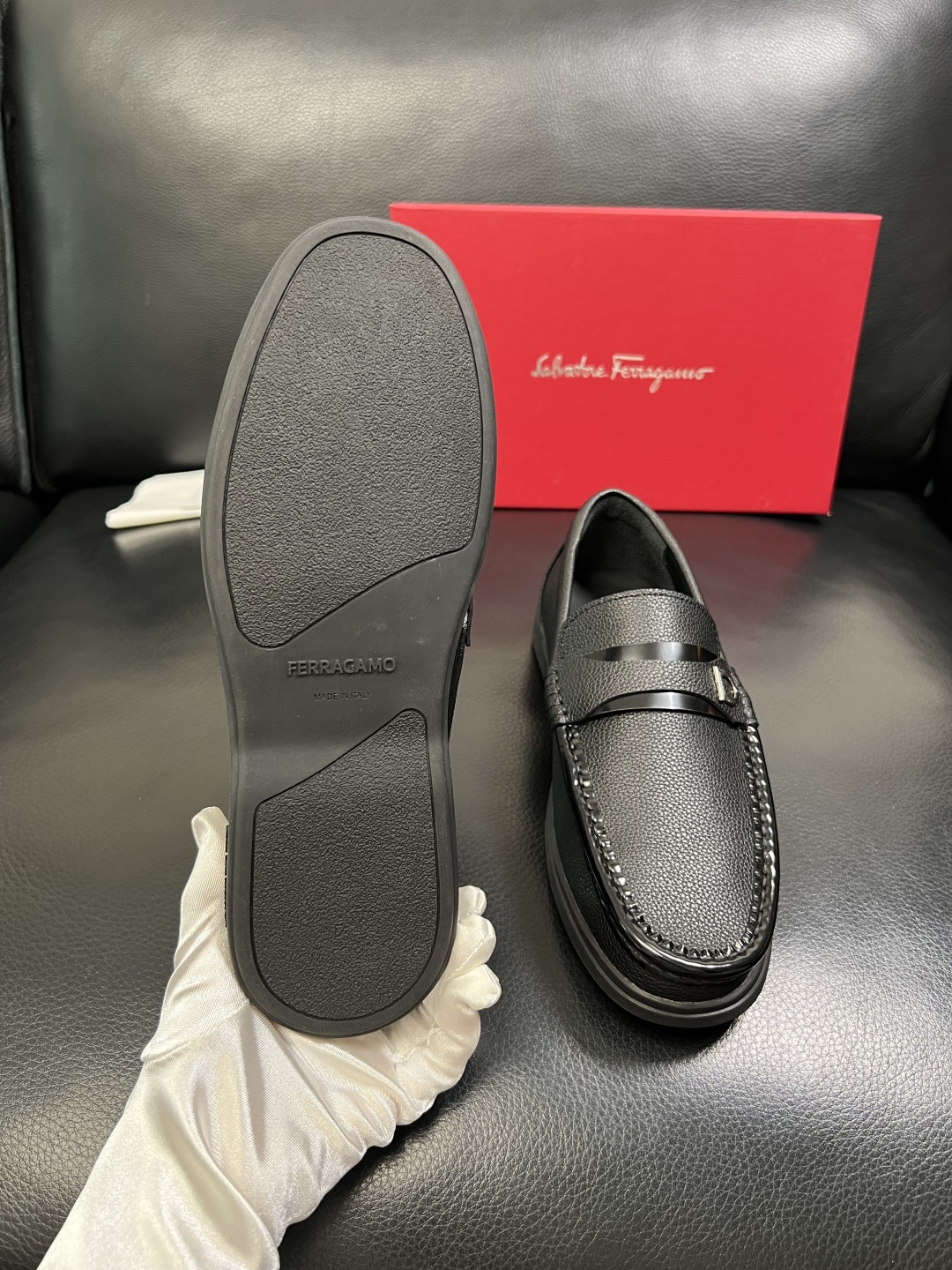 Ferragamo 高品质 顶级工艺品 菲拉格慕 专柜同步发售原厂配置，意大利进口原版牛皮，进口水染牛里