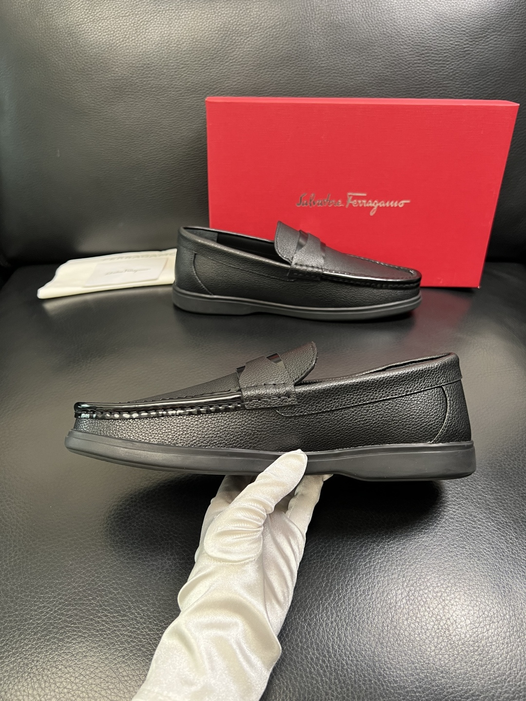 Ferragamo 高品质 顶级工艺品 菲拉格慕 专柜同步发售原厂配置，意大利进口原版牛皮，进口水染牛里