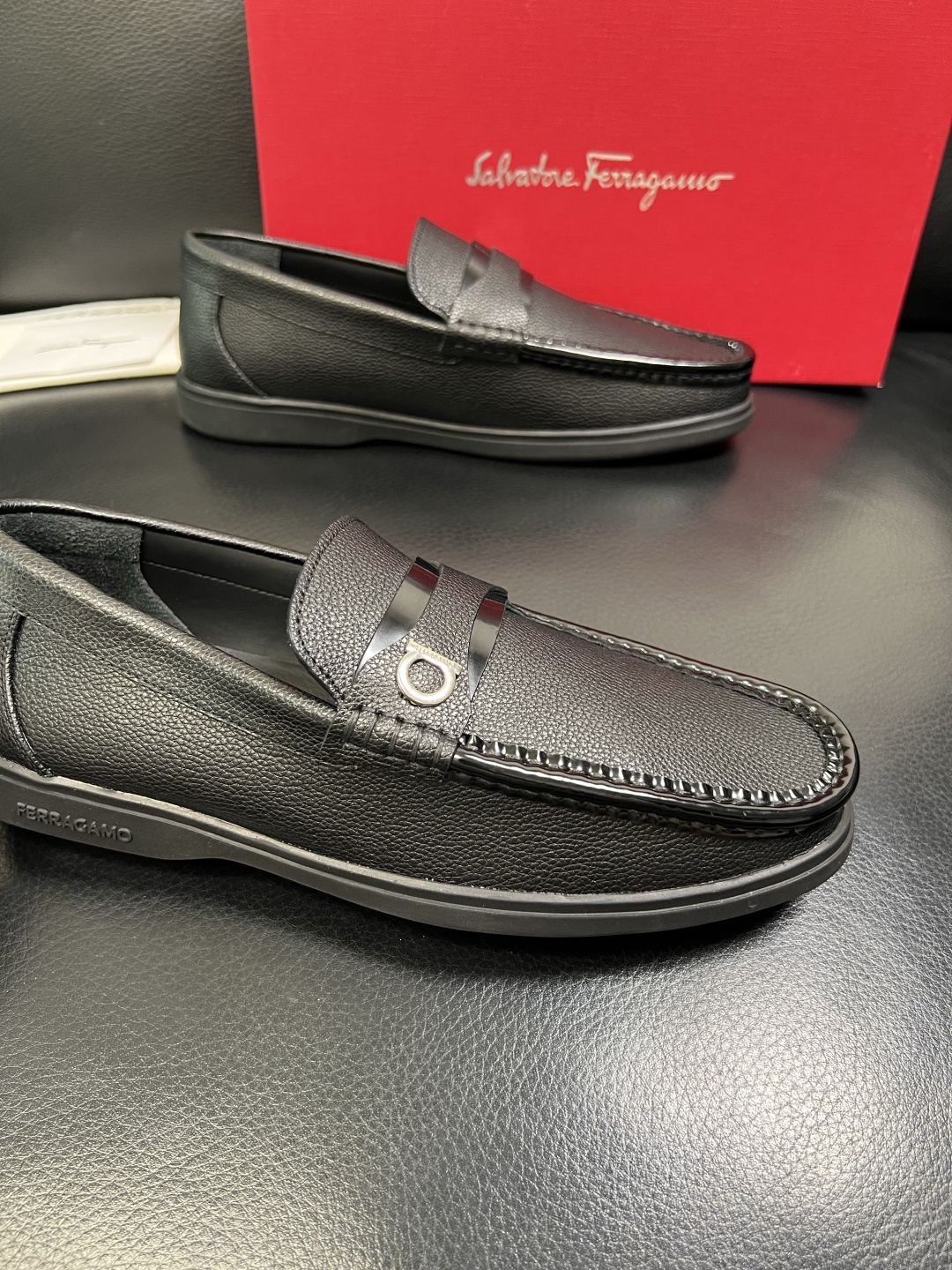 Ferragamo 高品质 顶级工艺品 菲拉格慕 专柜同步发售原厂配置，意大利进口原版牛皮，进口水染牛里