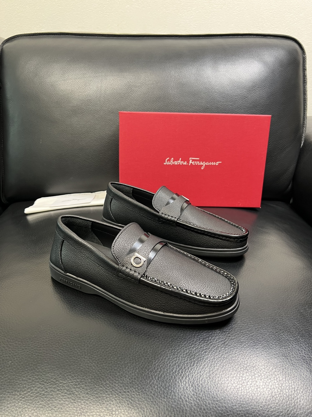 Ferragamo 高品质 顶级工艺品 菲拉格慕 专柜同步发售原厂配置，意大利进口原版牛皮，进口水染牛里
