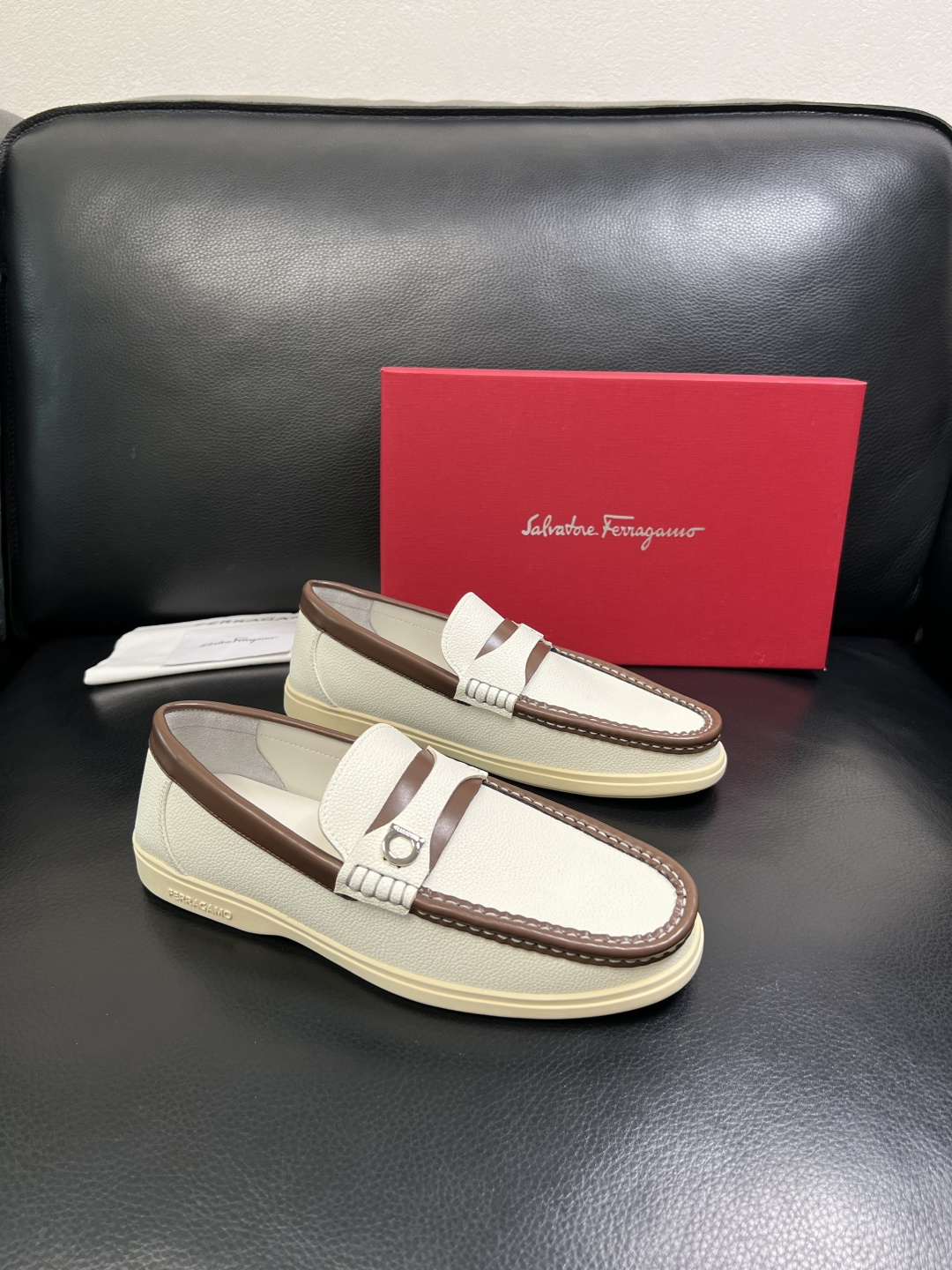 Ferragamo 高品质 顶级工艺品 菲拉格慕 专柜同步发售原厂配置，意大利进口原版牛皮，进口水染牛里
