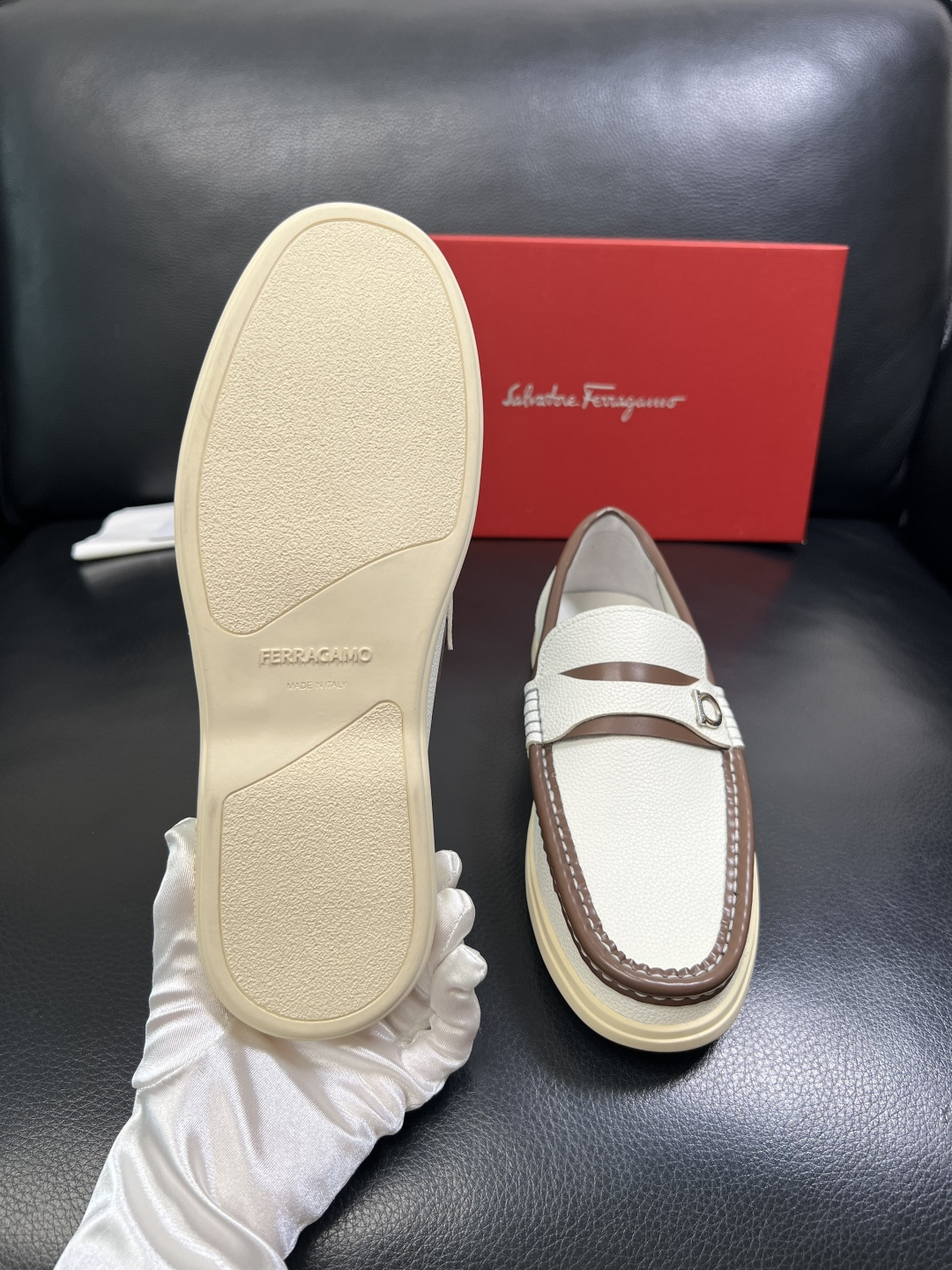 Ferragamo 高品质 顶级工艺品 菲拉格慕 专柜同步发售原厂配置，意大利进口原版牛皮，进口水染牛里