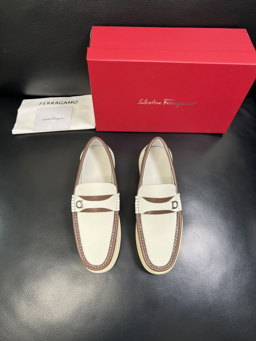 Ferragamo 高品质 顶级工艺品 菲拉格慕 专柜同步发售原厂配置，意大利进口原版牛皮，进口水染牛里