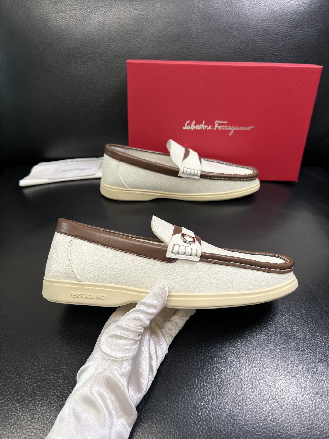 Ferragamo 高品质 顶级工艺品 菲拉格慕 专柜同步发售原厂配置，意大利进口原版牛皮，进口水染牛里
