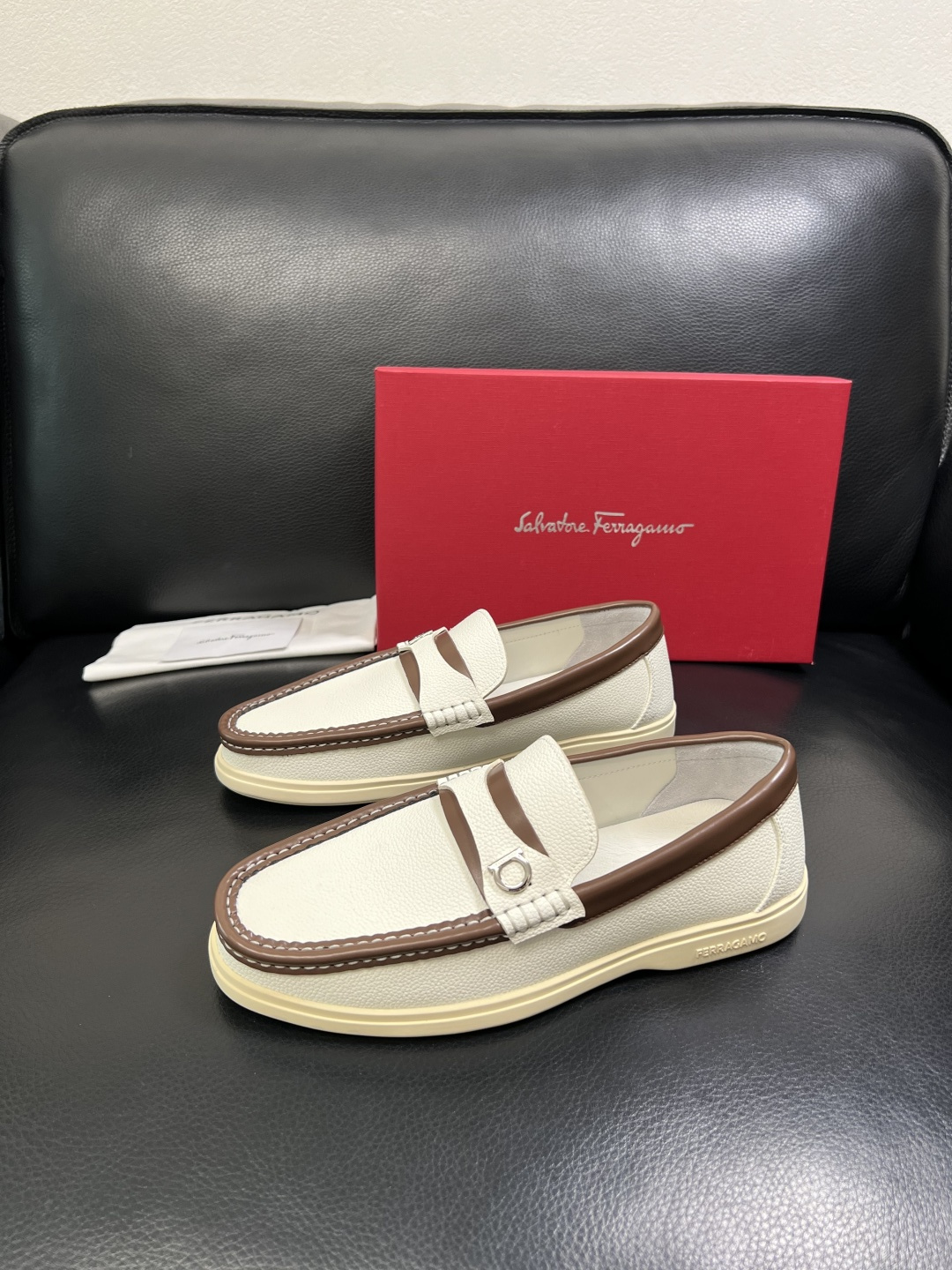 Ferragamo 高品质 顶级工艺品 菲拉格慕 专柜同步发售原厂配置，意大利进口原版牛皮，进口水染牛里