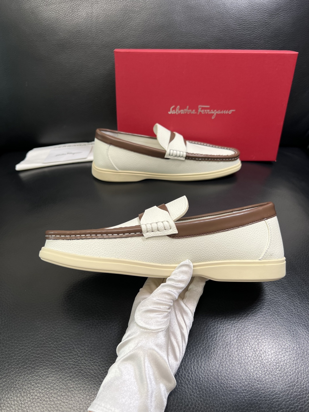 Ferragamo 高品质 顶级工艺品 菲拉格慕 专柜同步发售原厂配置，意大利进口原版牛皮，进口水染牛里