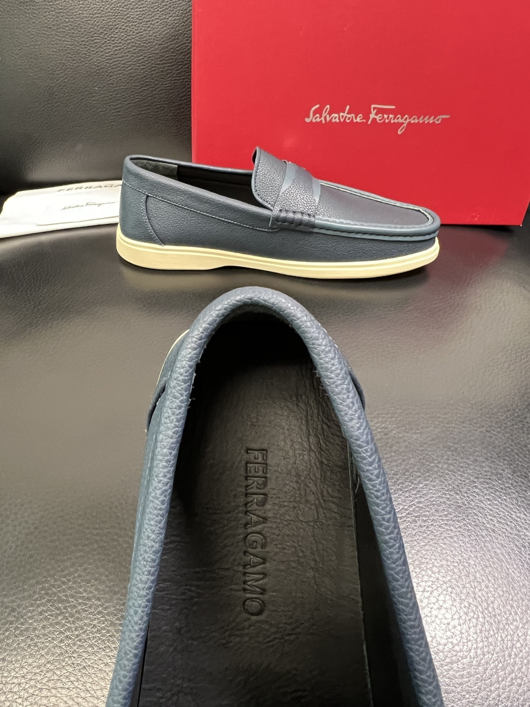 Ferragamo 高品质 顶级工艺品 菲拉格慕 专柜同步发售原厂配置，意大利进口原版牛皮，进口水染牛里
