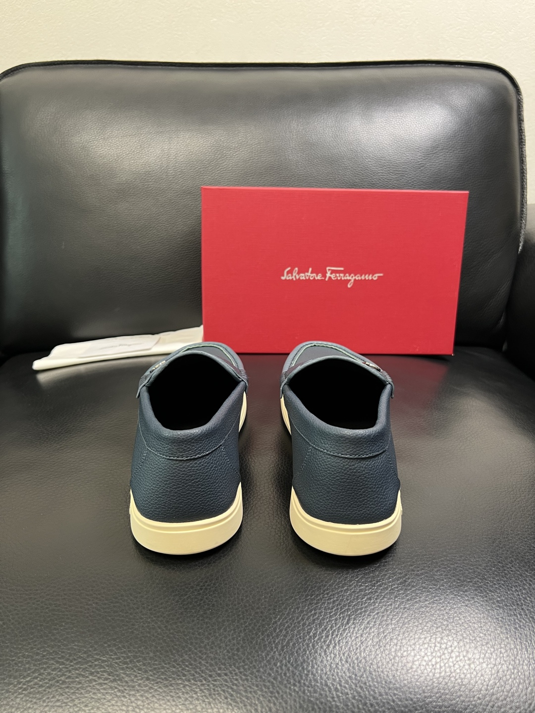 Ferragamo 高品质 顶级工艺品 菲拉格慕 专柜同步发售原厂配置，意大利进口原版牛皮，进口水染牛里