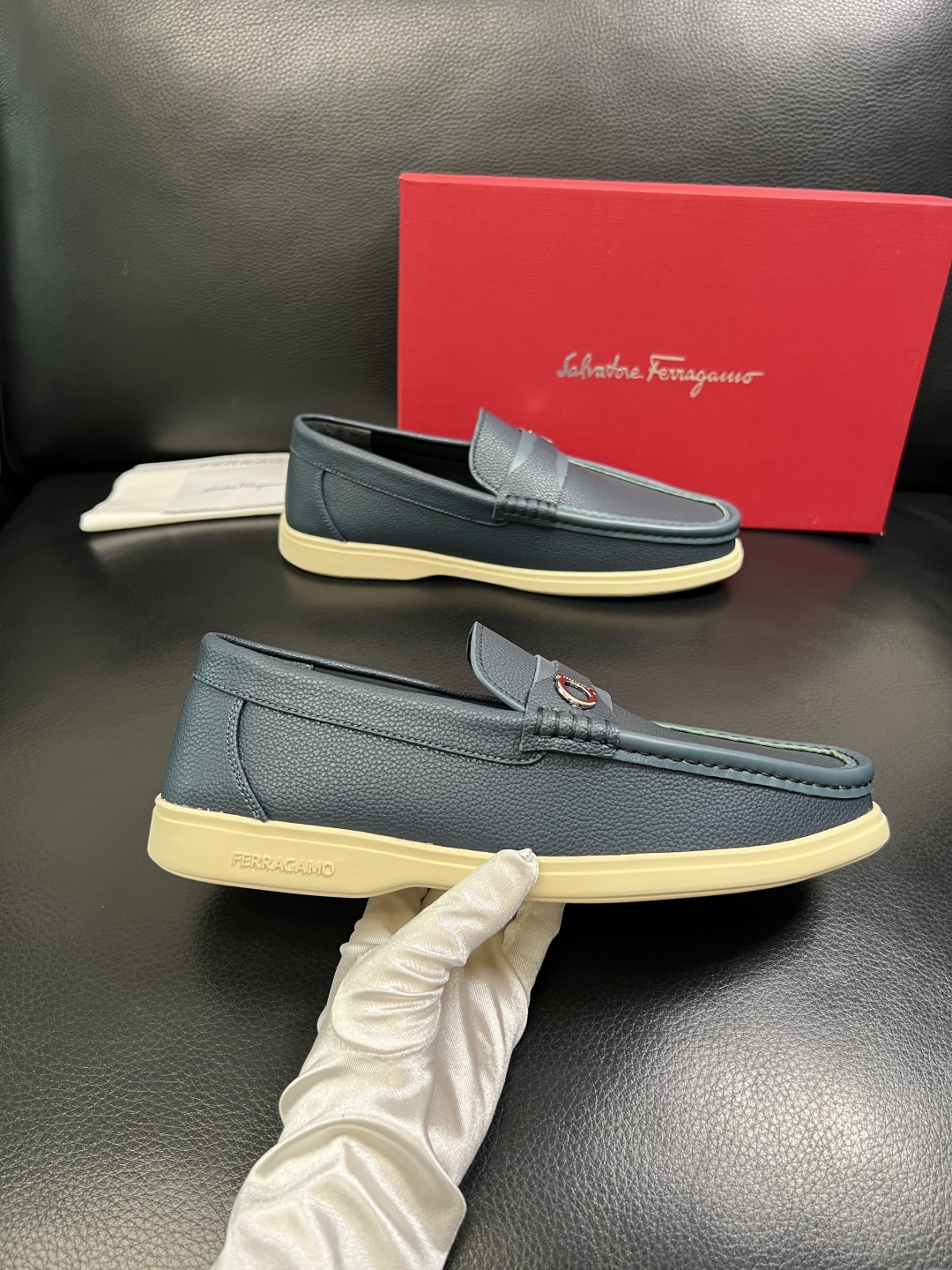 Ferragamo 高品质 顶级工艺品 菲拉格慕 专柜同步发售原厂配置，意大利进口原版牛皮，进口水染牛里