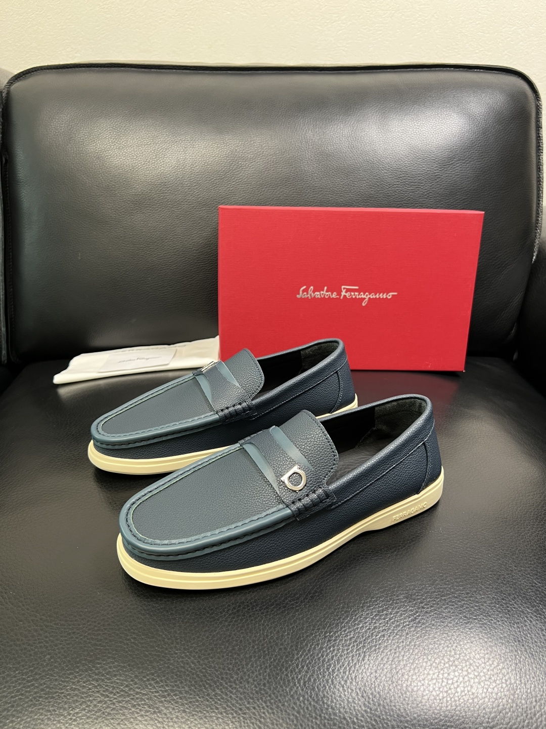 Ferragamo 高品质 顶级工艺品 菲拉格慕 专柜同步发售原厂配置，意大利进口原版牛皮，进口水染牛里