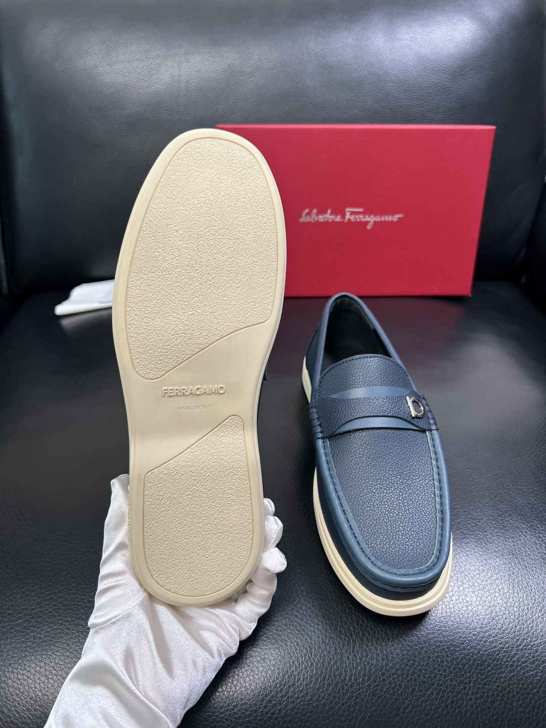 Ferragamo 高品质 顶级工艺品 菲拉格慕 专柜同步发售原厂配置，意大利进口原版牛皮，进口水染牛里
