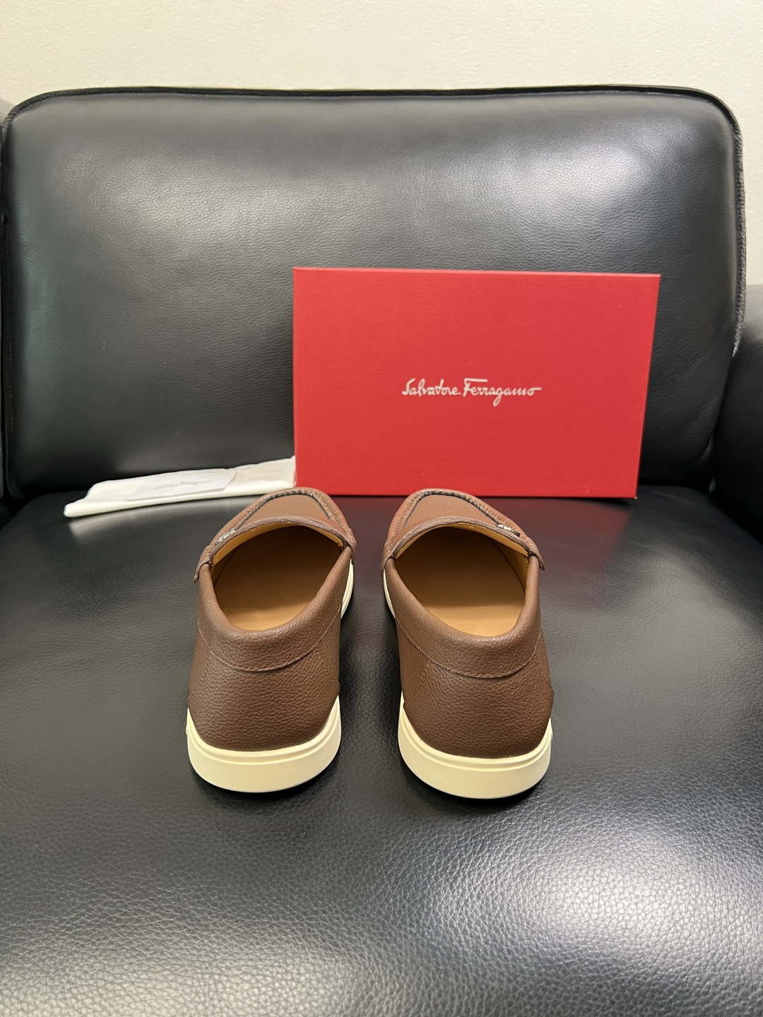 Ferragamo 高品质 顶级工艺品 菲拉格慕 专柜同步发售原厂配置，意大利进口原版牛皮，进口水染牛里