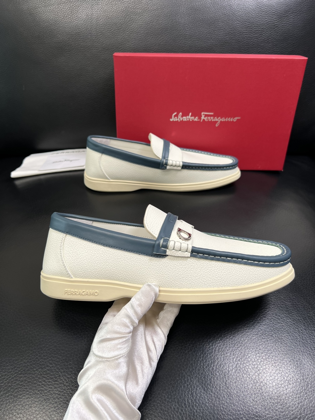Ferragamo 高品质 顶级工艺品 菲拉格慕 专柜同步发售原厂配置，意大利进口原版牛皮，进口水染牛里