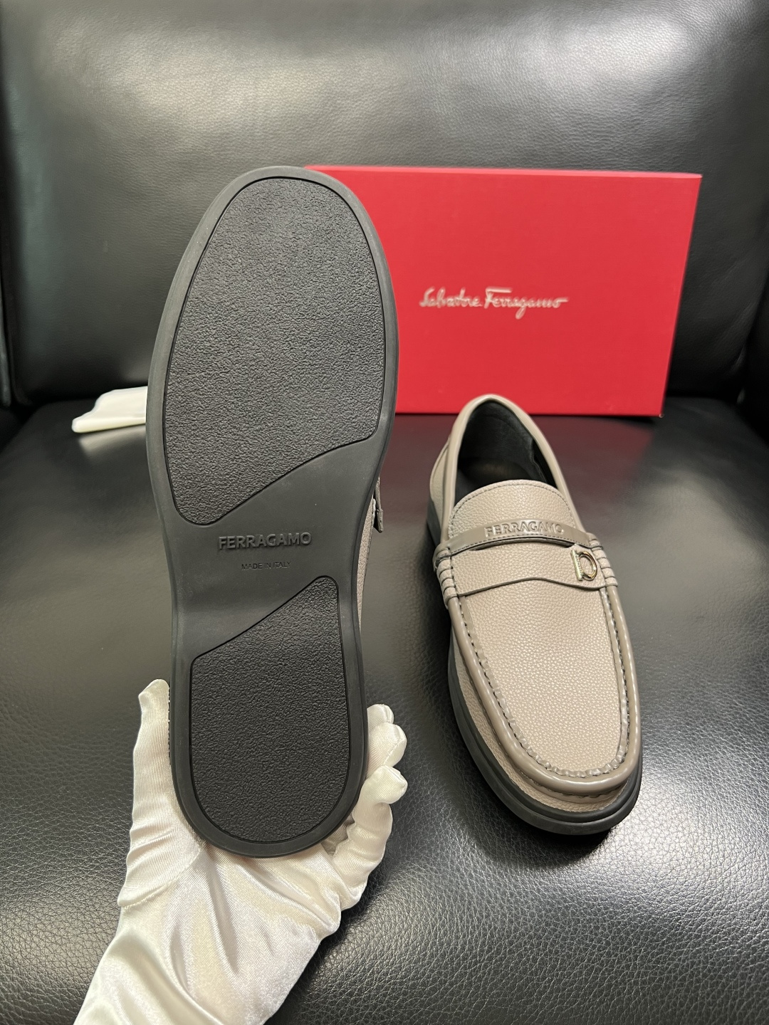 Ferragamo 高品质 顶级工艺品 菲拉格慕 专柜同步发售原厂配置，意大利进口原版牛皮，进口水染牛里