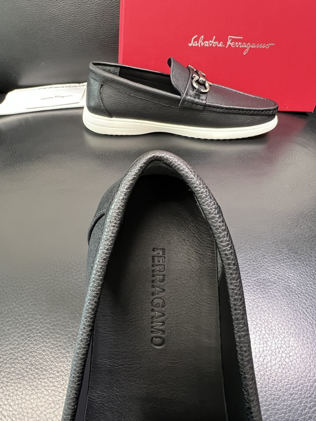 Ferragamo 高品质 顶级工艺品 菲拉格慕 专柜同步发售原厂配置，意大利进口原版牛皮，进口水染牛里